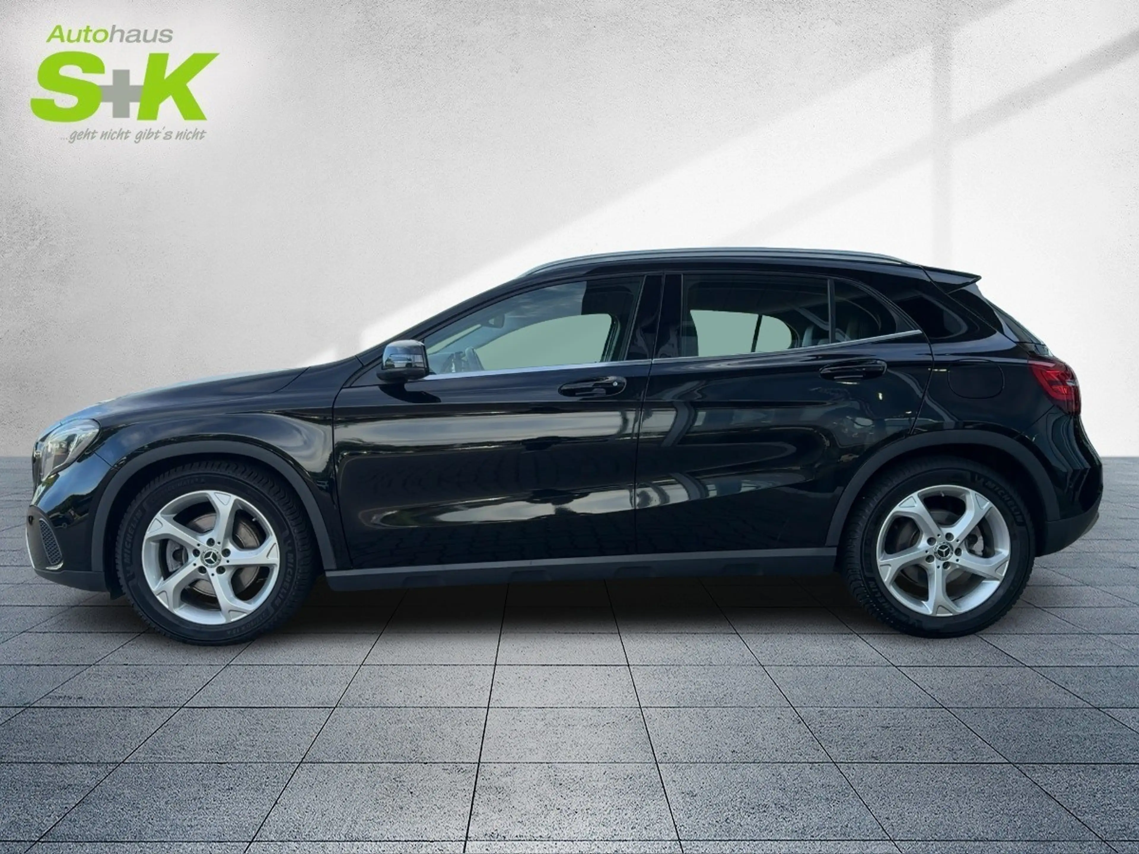 Mercedes-Benz GLA 220 4Matic *Navi*PDC Hinten*Klima*** ABS ESP SERVO — photo 2