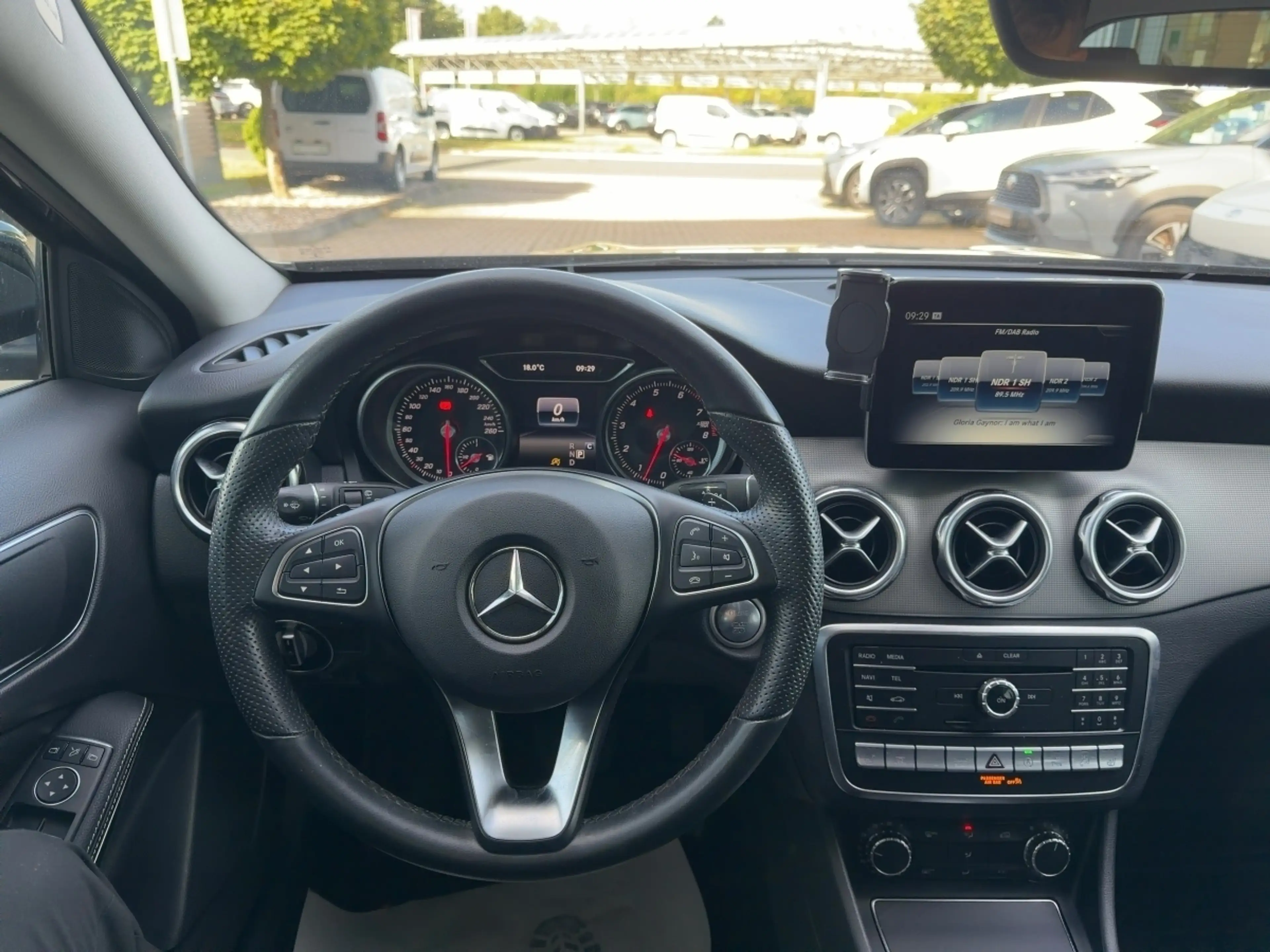 Mercedes-Benz GLA 220 4Matic *Navi*PDC Hinten*Klima*** ABS ESP SERVO — photo 8