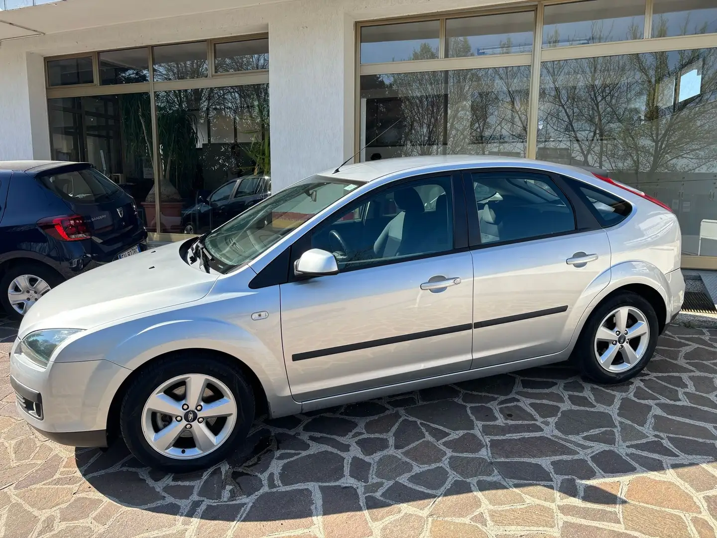 Ford Focus Focus II 2005 5p 1.6 ti-vct 115cv Argento - 2