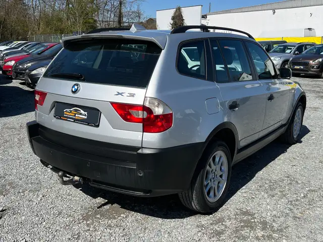 BMW X3 view 4