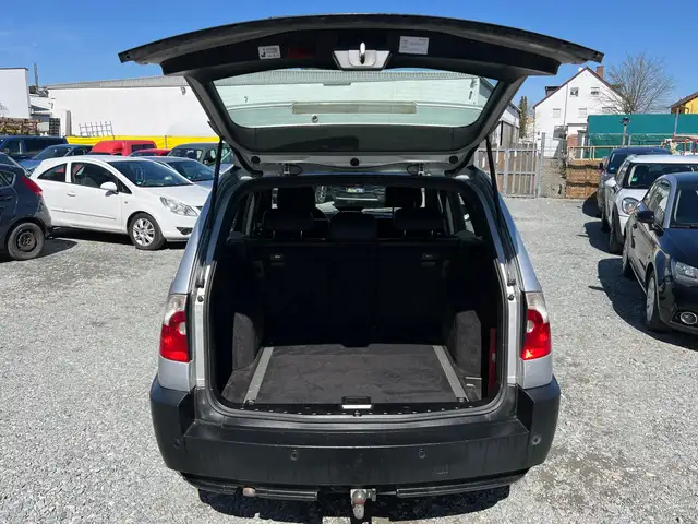 BMW X3 view 6