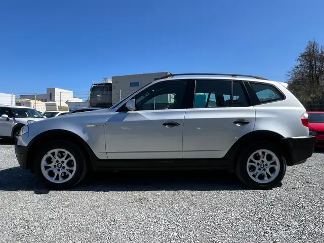 BMW X3 view 12