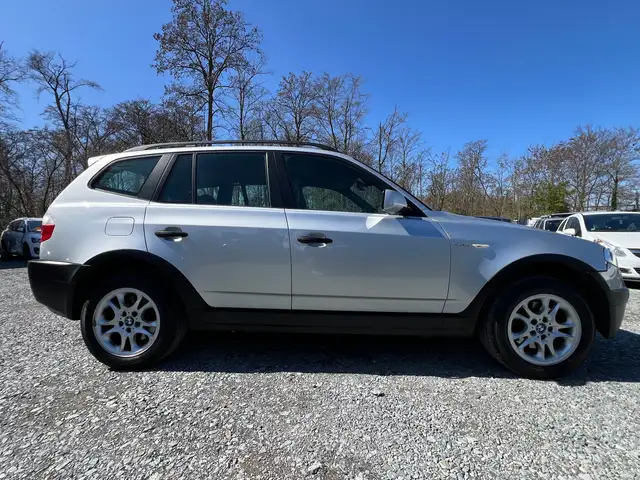 BMW X3 view 13