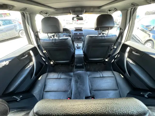 BMW X3 view 14