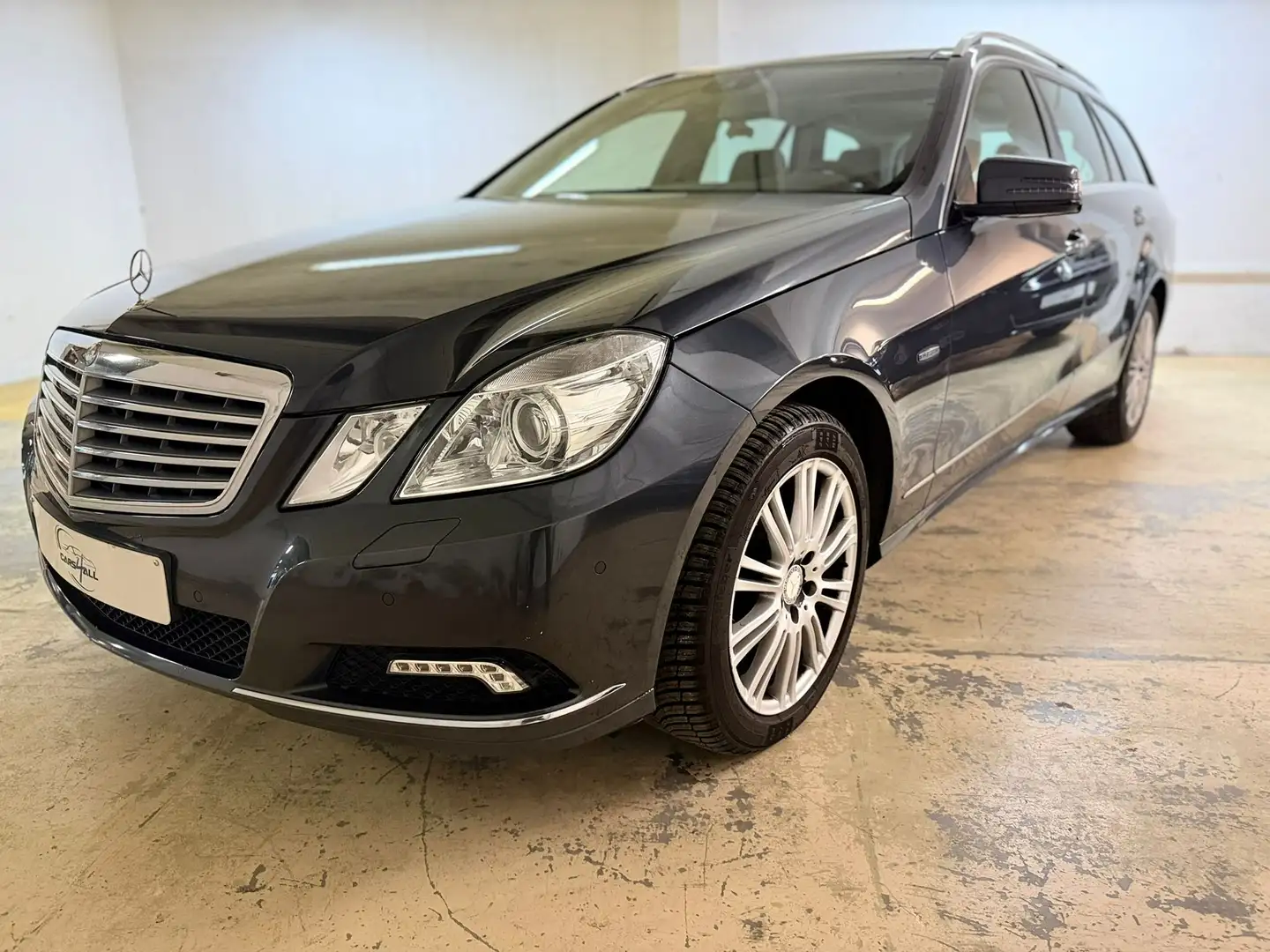 Mercedes-Benz E 220 E 220 T CDI Avantgarde - PANO - HARMAN KARDON Grijs - 1