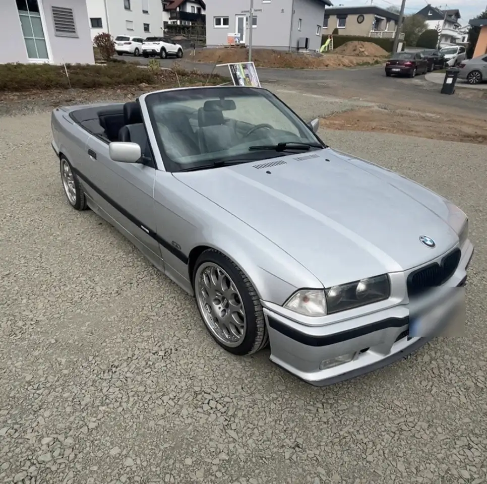 BMW 320i Sport Edition, foto 2