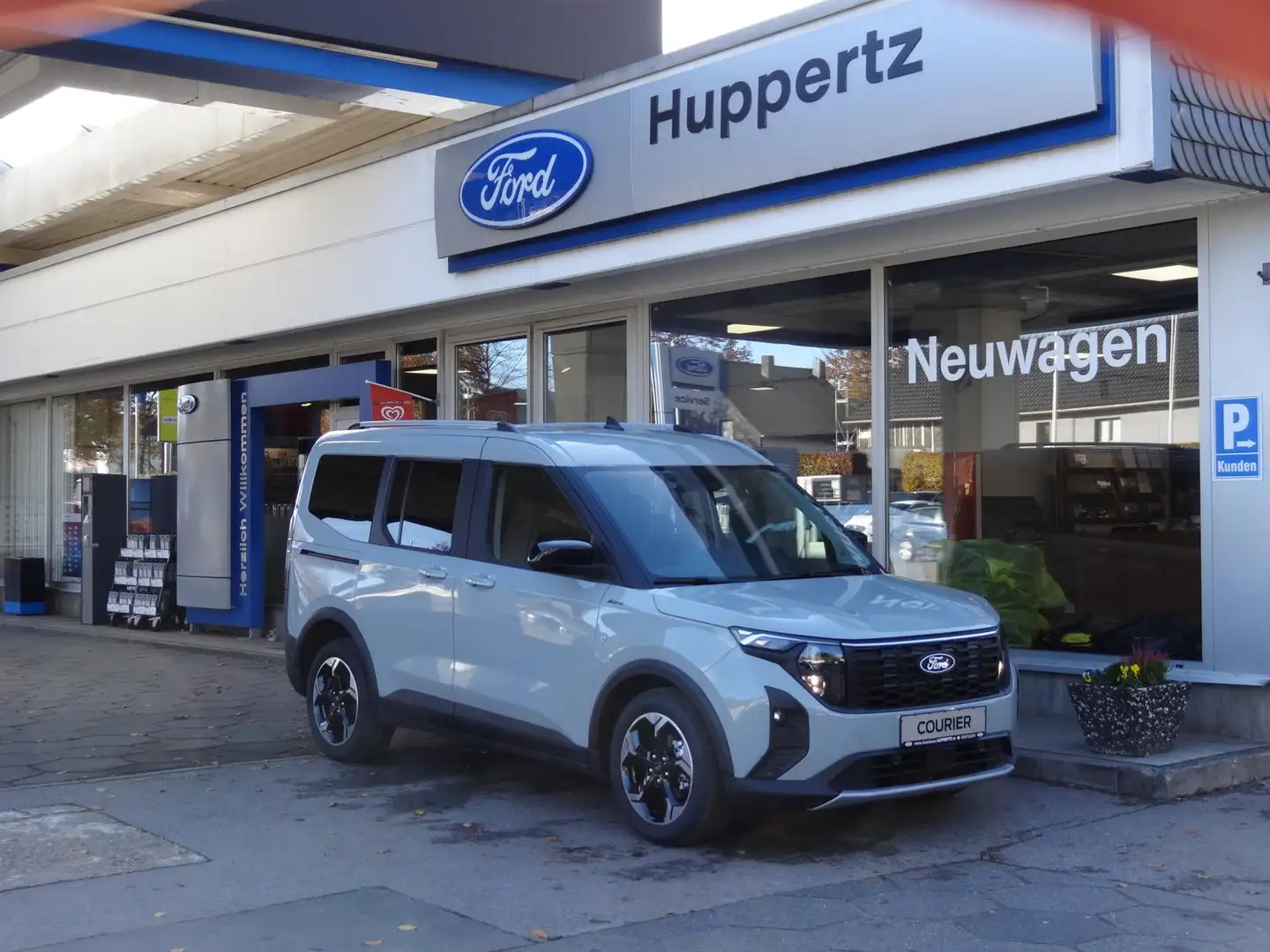 Ford Tourneo Courier AUT Active SHZ RFK ACC TWA Navi Grau - 1