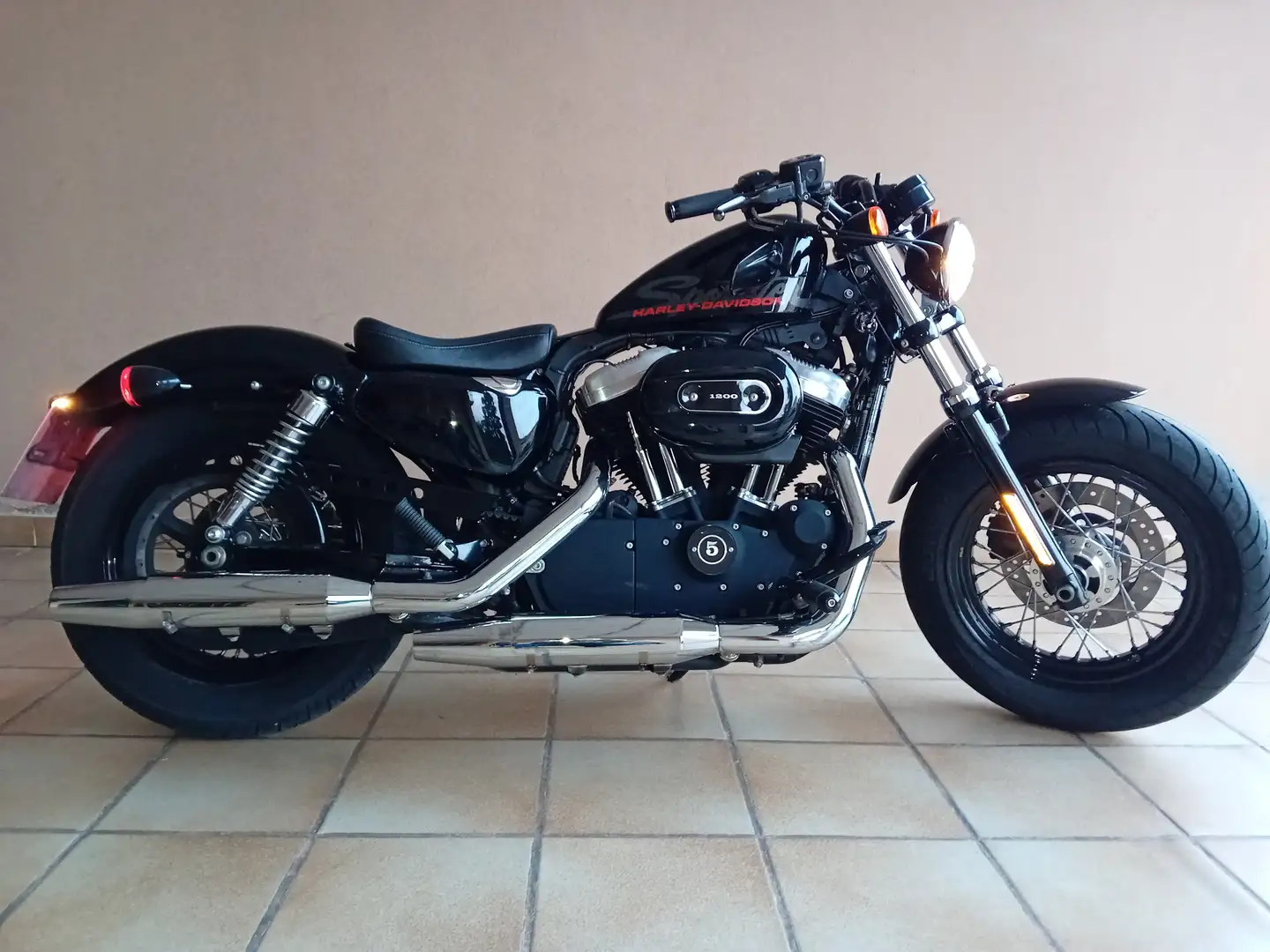 Harley-Davidson Sportster Forty Eight Black - 1