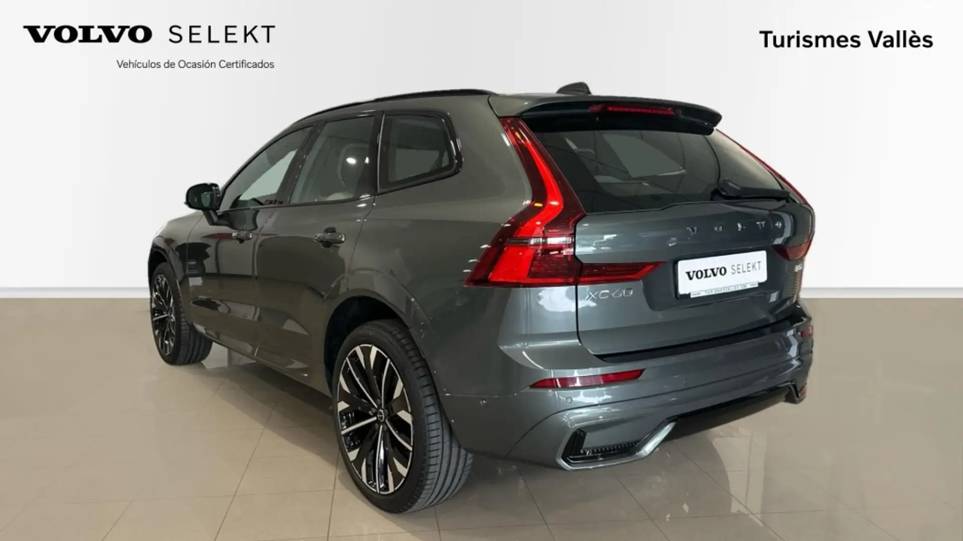 Volvo XC60 B5 Ultra Dark AWD Aut. Gris - 2