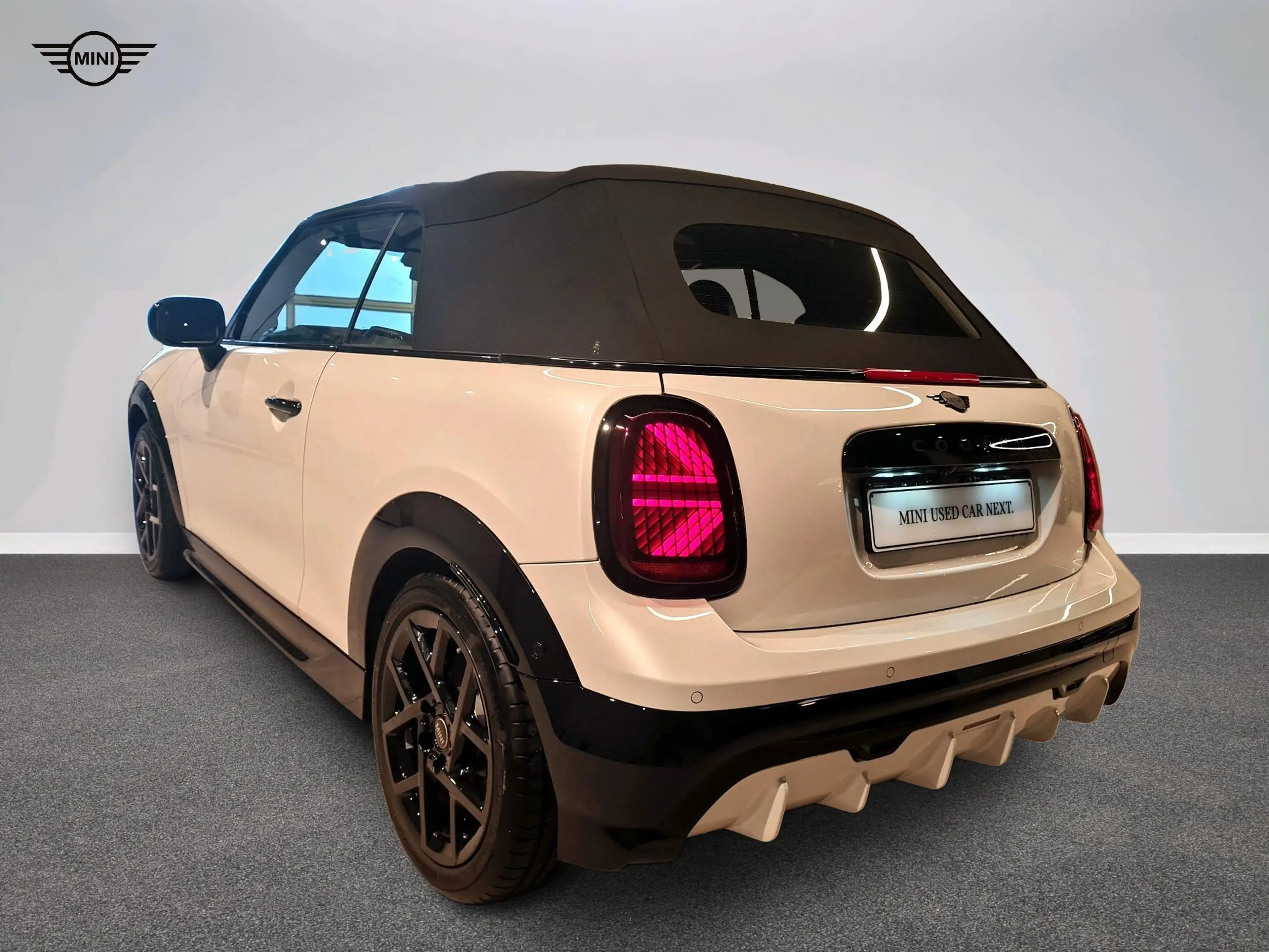 MINI Cooper C Cabrio John Cooper Works Trim — photo 4
