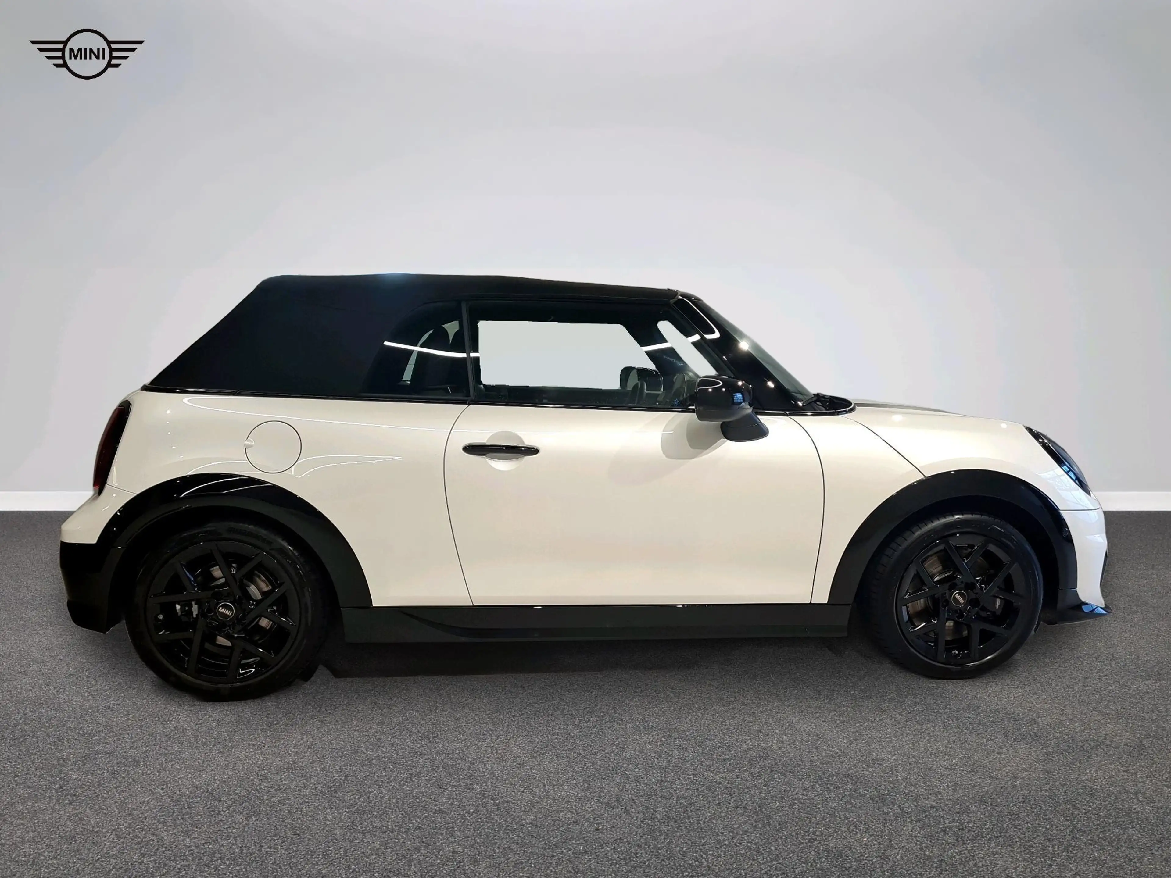 MINI Cooper C Cabrio John Cooper Works Trim — photo 2