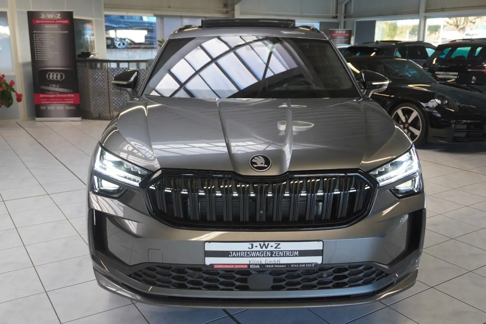 Skoda Kodiaq Sportline 2.0 tdi DSG 4x4*AHK*PANO*7SITZE Grijs - 2