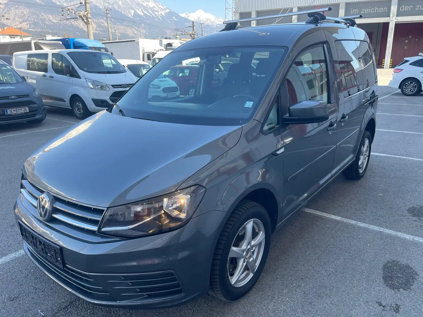 Volkswagen Caddy XTRA BMT 4Motion Grau - 1