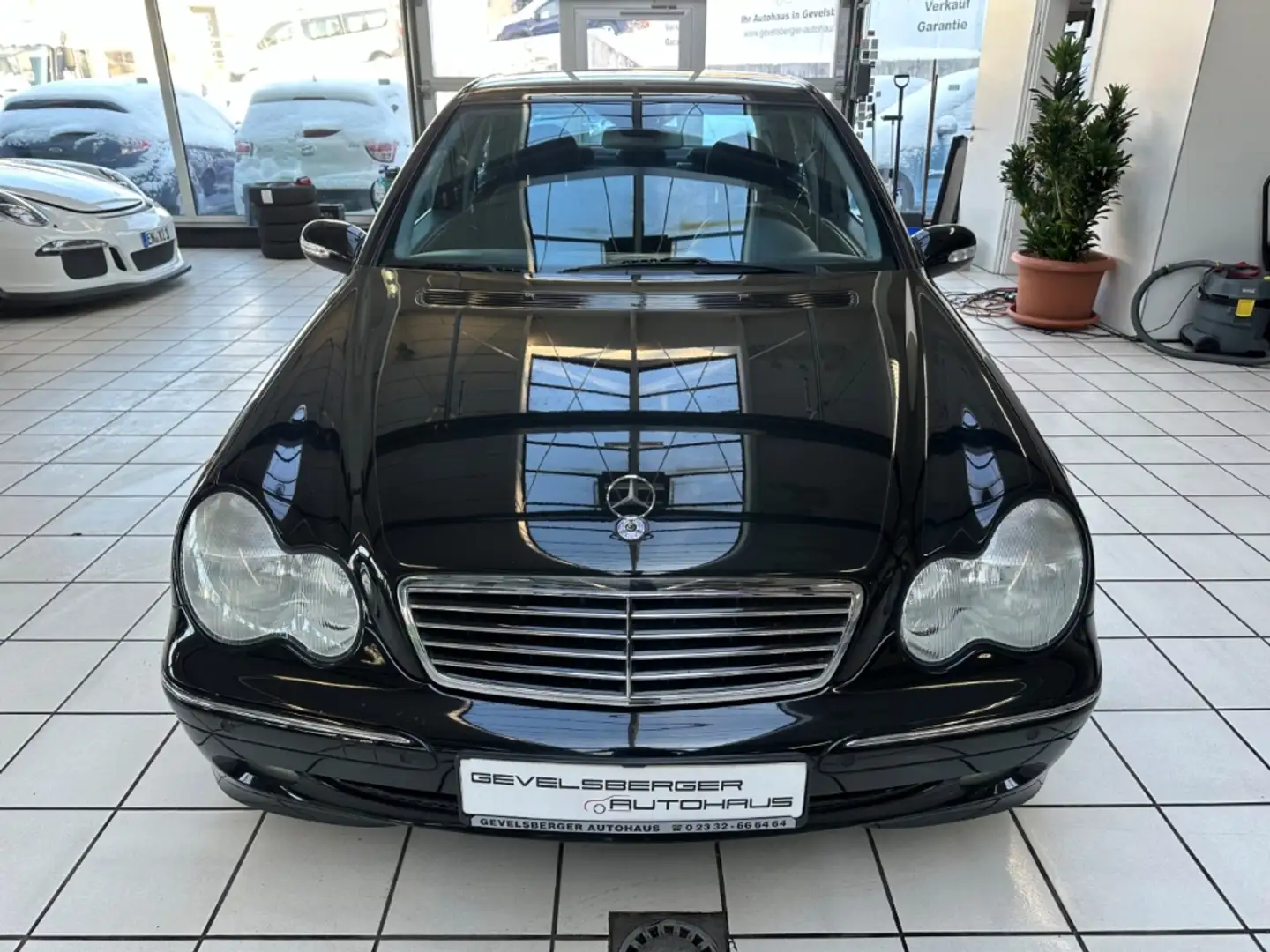 Mercedes-Benz C 220 CDI Avantgarde *Automatik* Klimaautom e-Sitze SHZ Black - 2