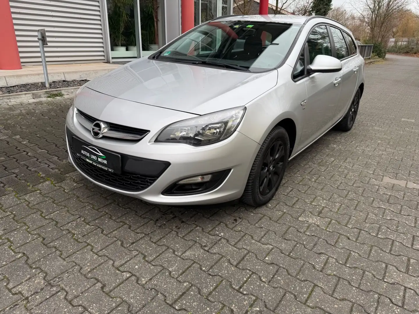 Opel Astra J Sports Tourer Energy Silber - 1