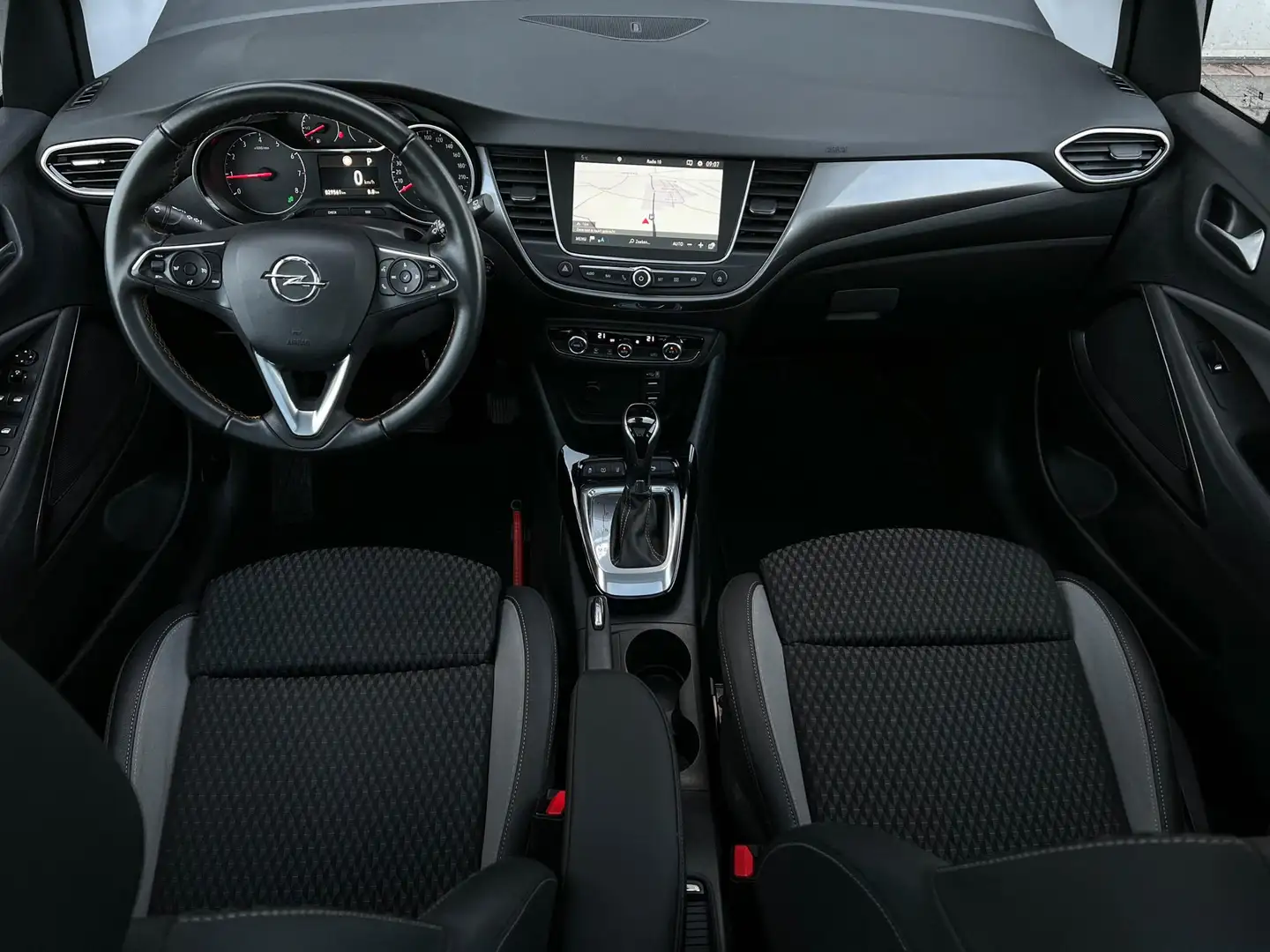 Opel Crossland X 1.2 Turbo Innovation 131pk | Automaat | Pano | Nav Blauw - 2