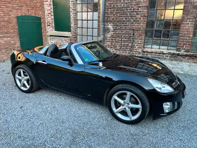 Opel GT schwarz/schwarz/nur zwei Besitzer