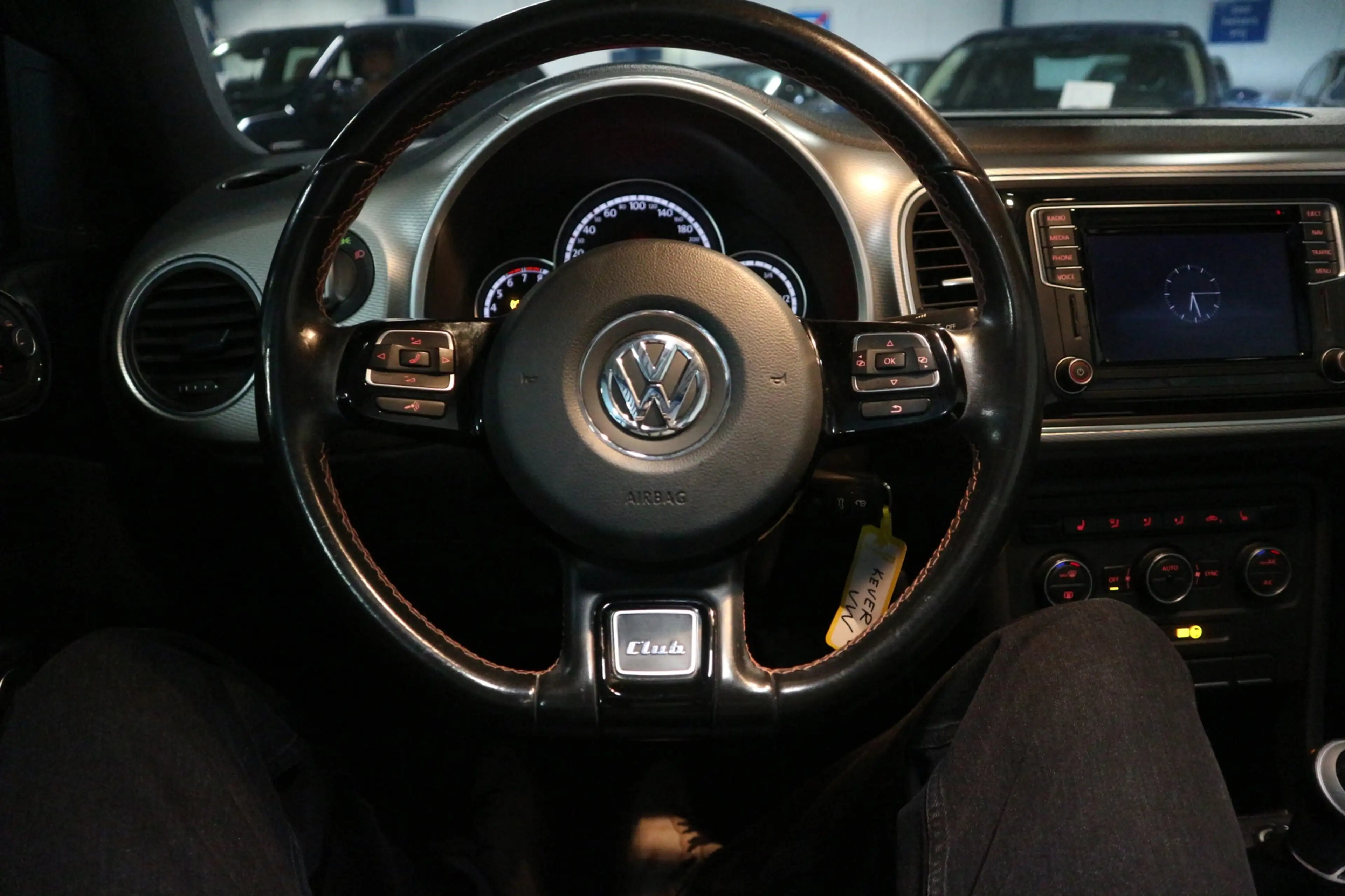 Volkswagen Beetle Cabriolet 1.2 TSI Exclusive Series CLUB EDITIE/ ST — photo 10