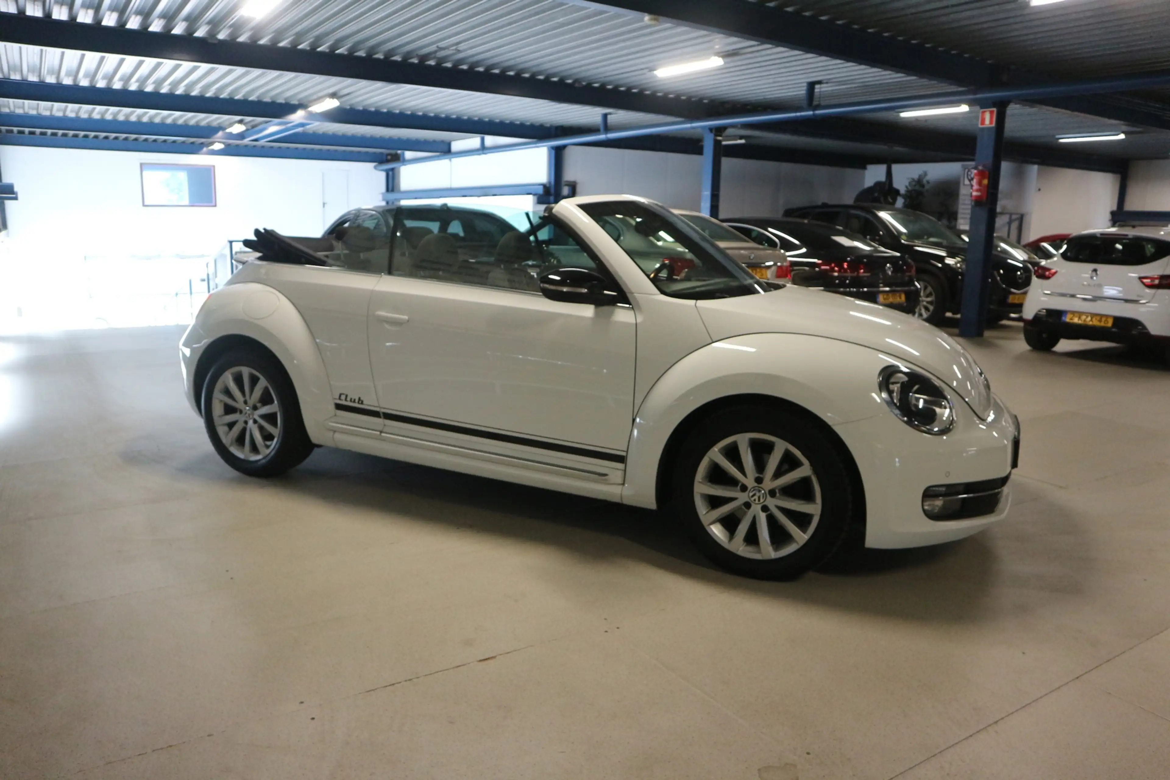 Volkswagen Beetle Cabriolet 1.2 TSI Exclusive Series CLUB EDITIE/ ST — photo 9