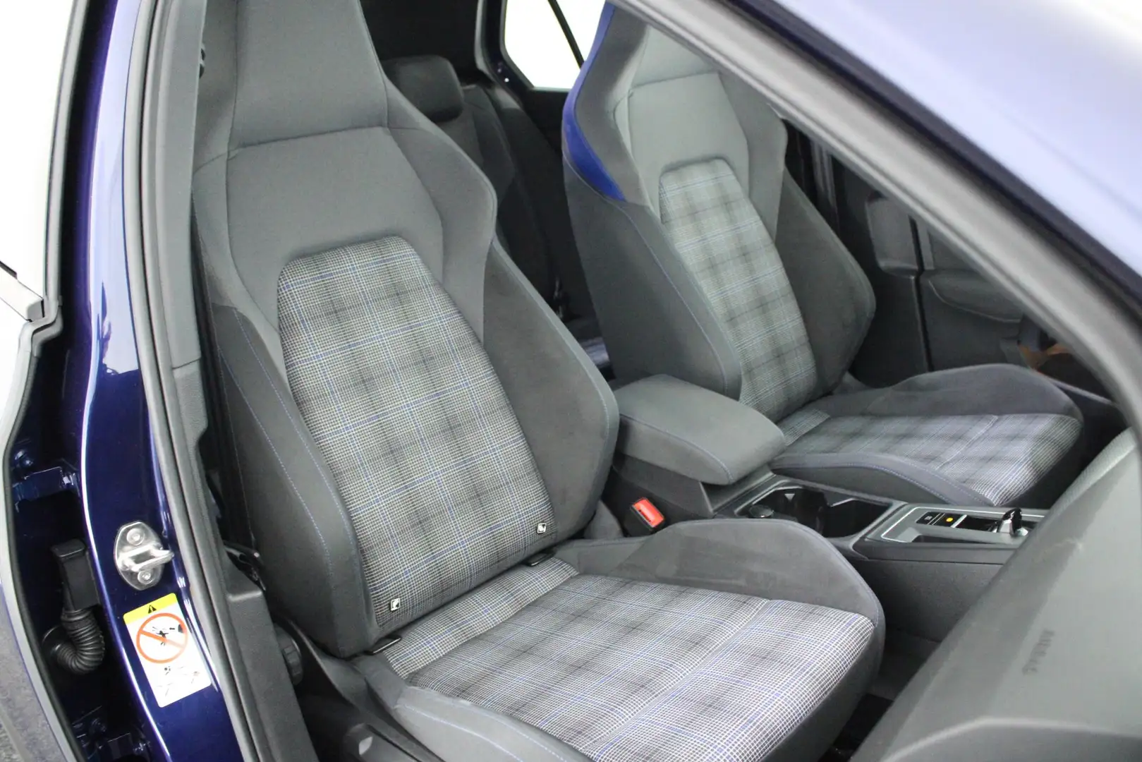 Volkswagen Golf GTE 1.4 245pk eHybrid Trekhaak Camera Keyless Stoelver Blau - 2