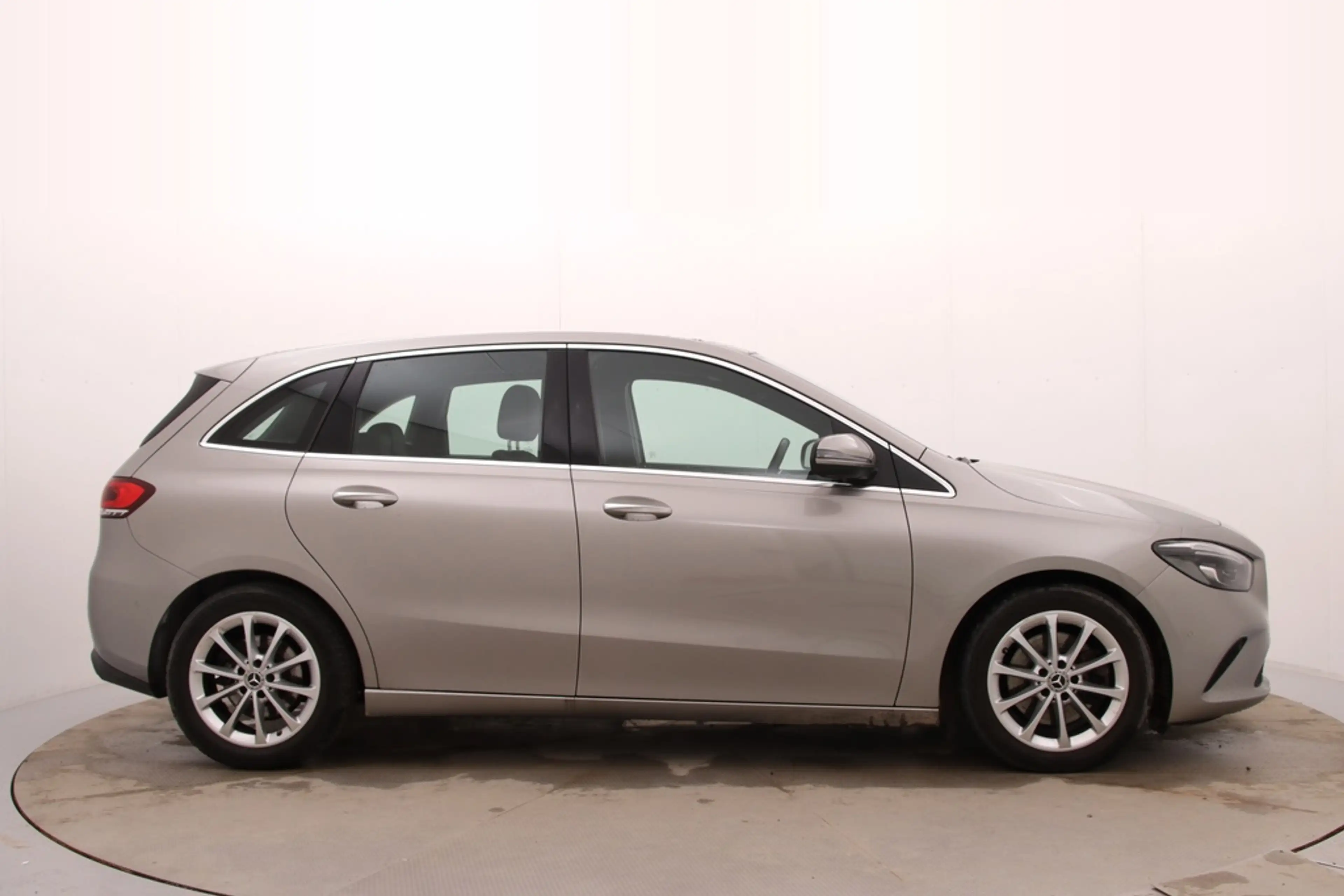 Mercedes-Benz B 220 4MATIC | Automaat | Adaptive cruise | Navigatie | — photo 9