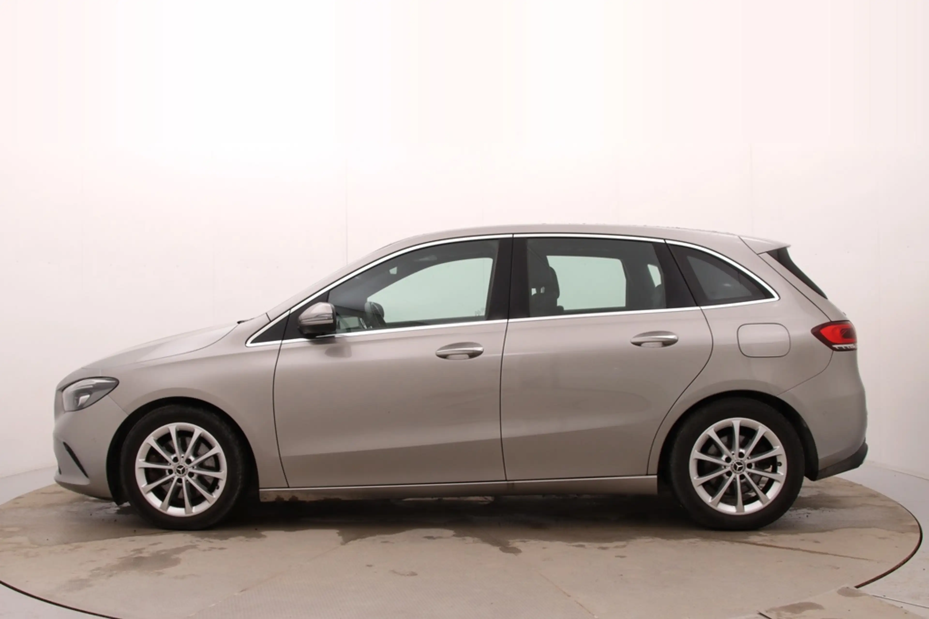 Mercedes-Benz B 220 4MATIC | Automaat | Adaptive cruise | Navigatie | — photo 3
