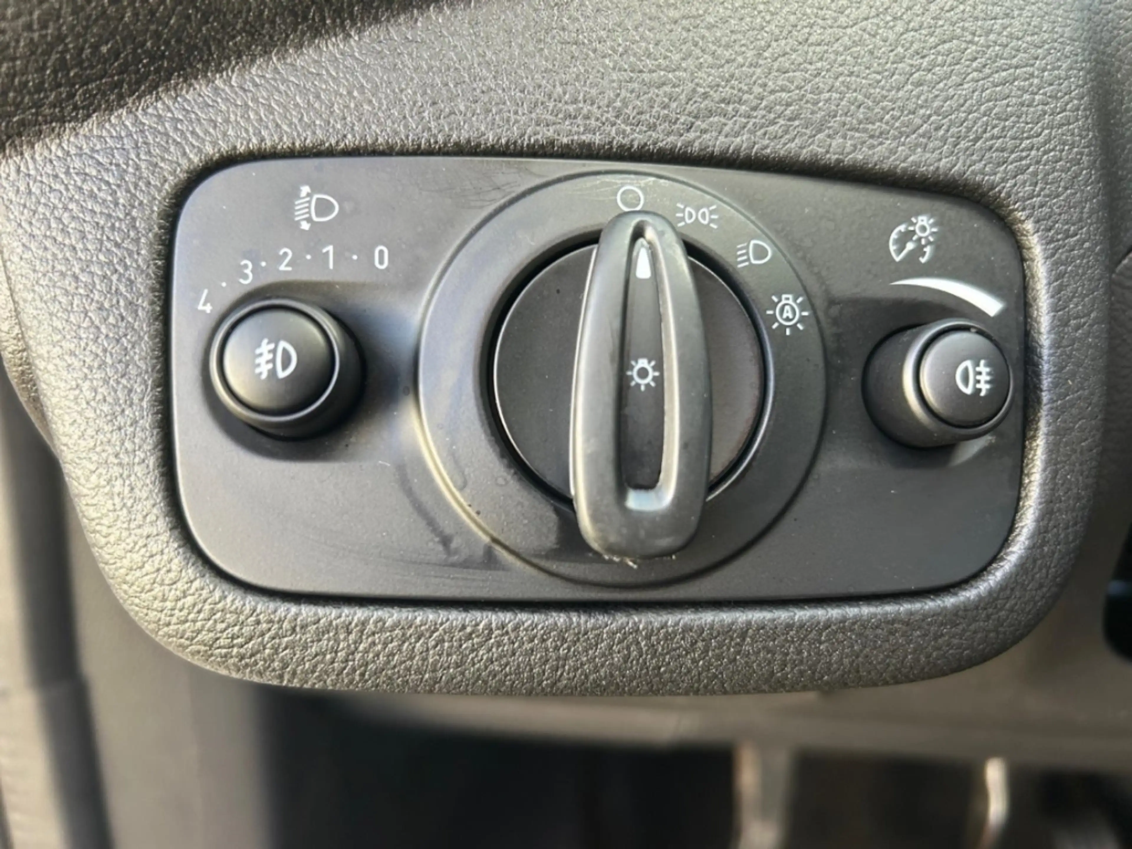 Ford Kuga Titanium+AHK+Kamera+BLIS+Navi+Klima+CD — photo 16