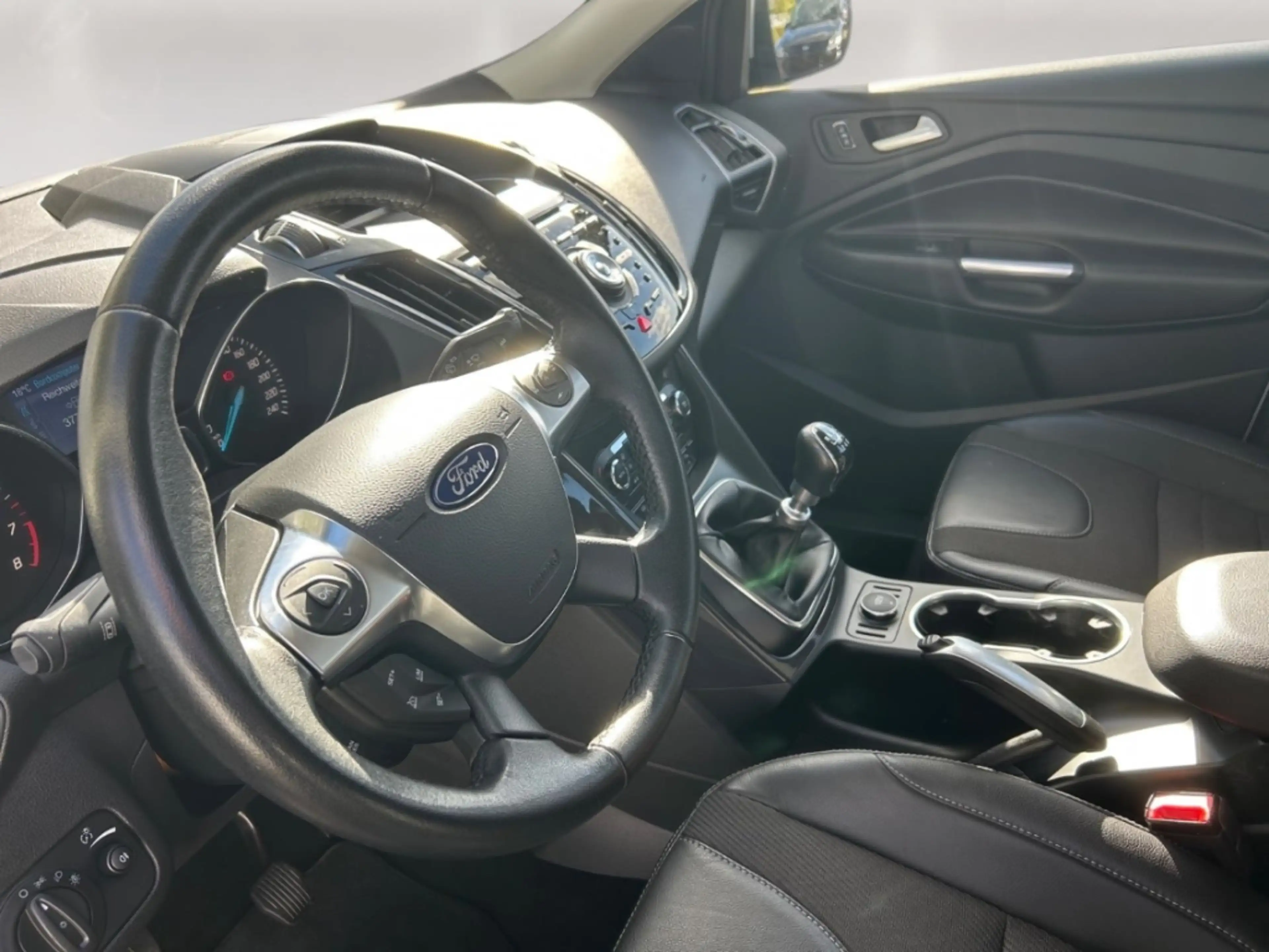 Ford Kuga Titanium+AHK+Kamera+BLIS+Navi+Klima+CD — photo 12
