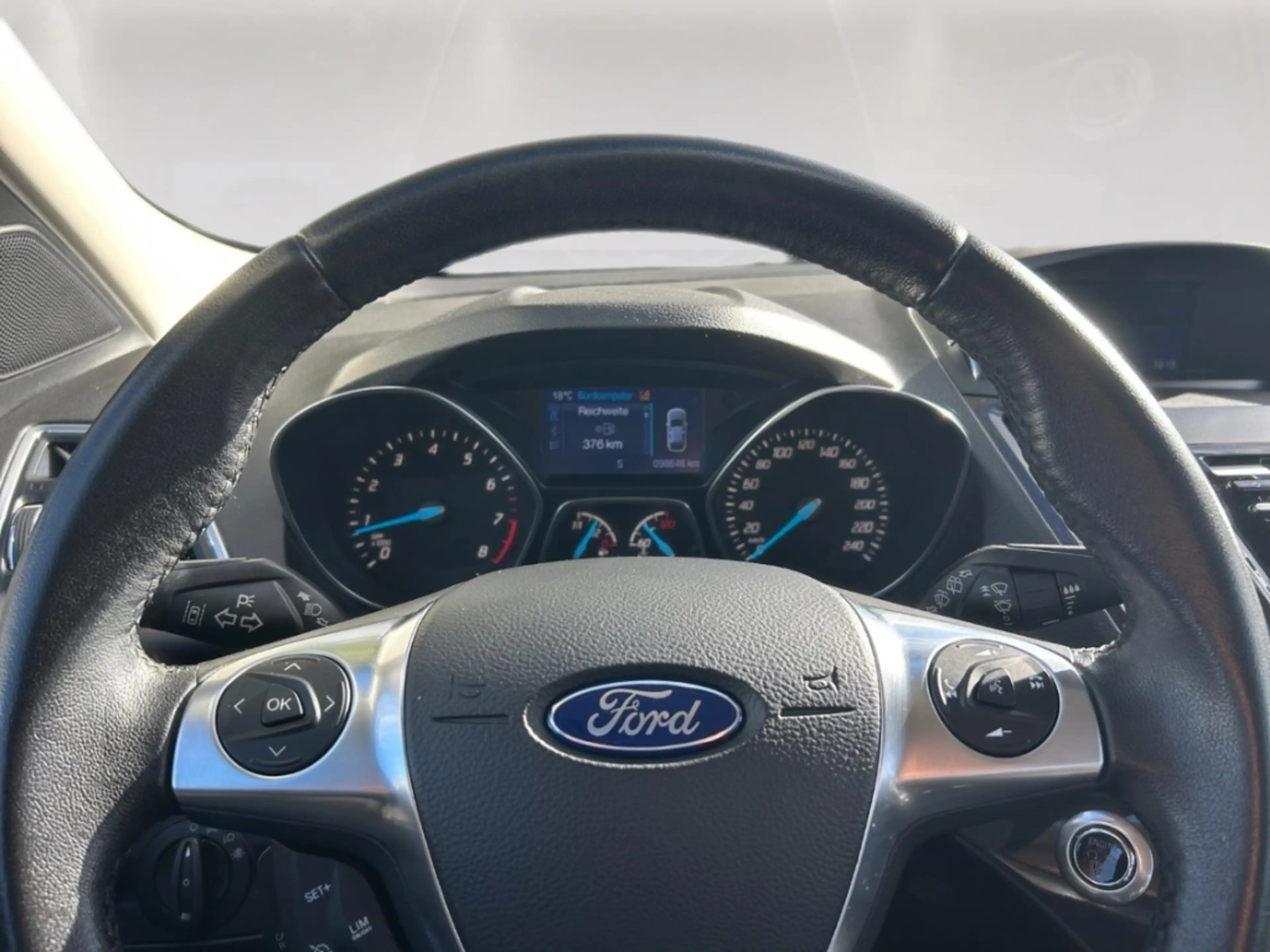 Ford Kuga Titanium+AHK+Kamera+BLIS+Navi+Klima+CD — photo 18