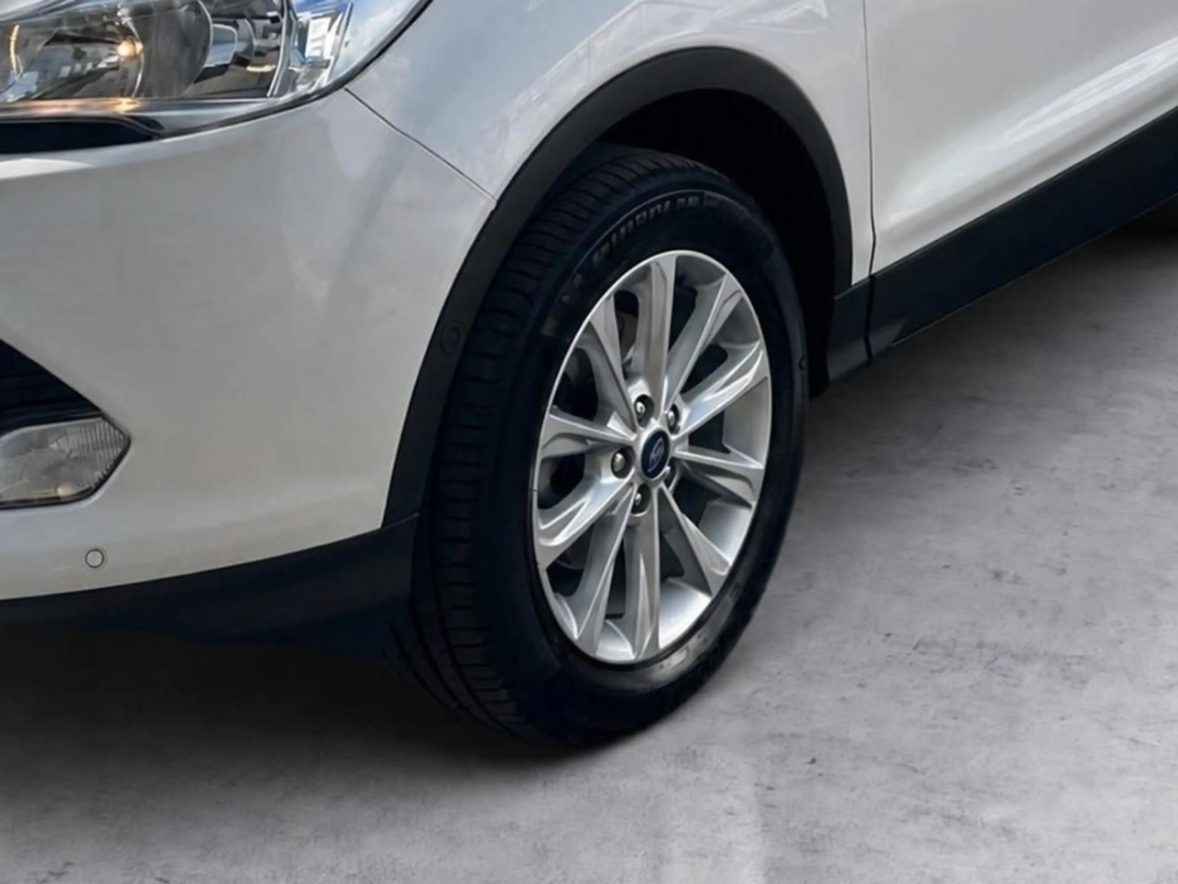 Ford Kuga Titanium+AHK+Kamera+BLIS+Navi+Klima+CD — photo 2