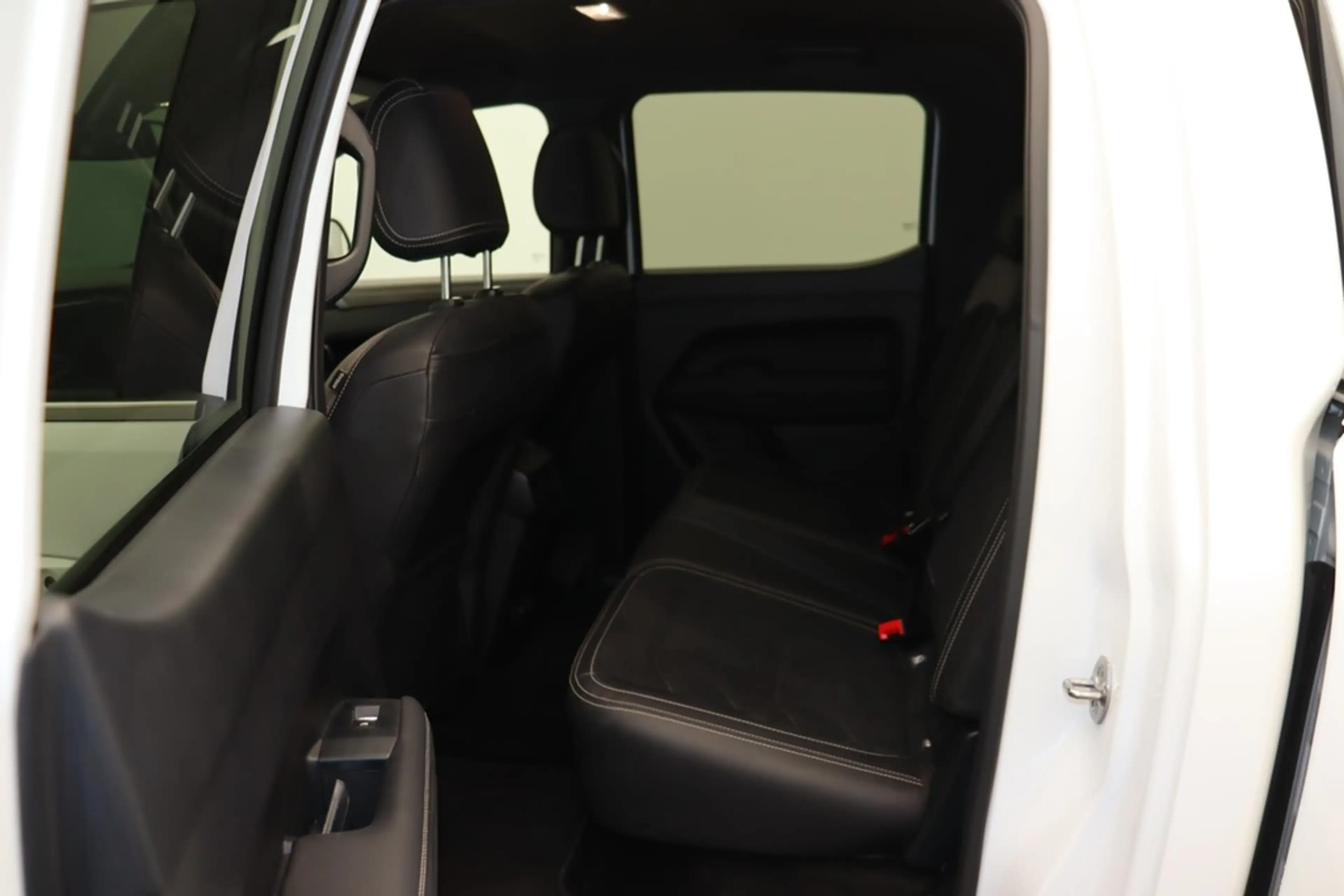 Volkswagen Amarok 2.0 TDI 4Motion Style Matrix Navi ACC — photo 11