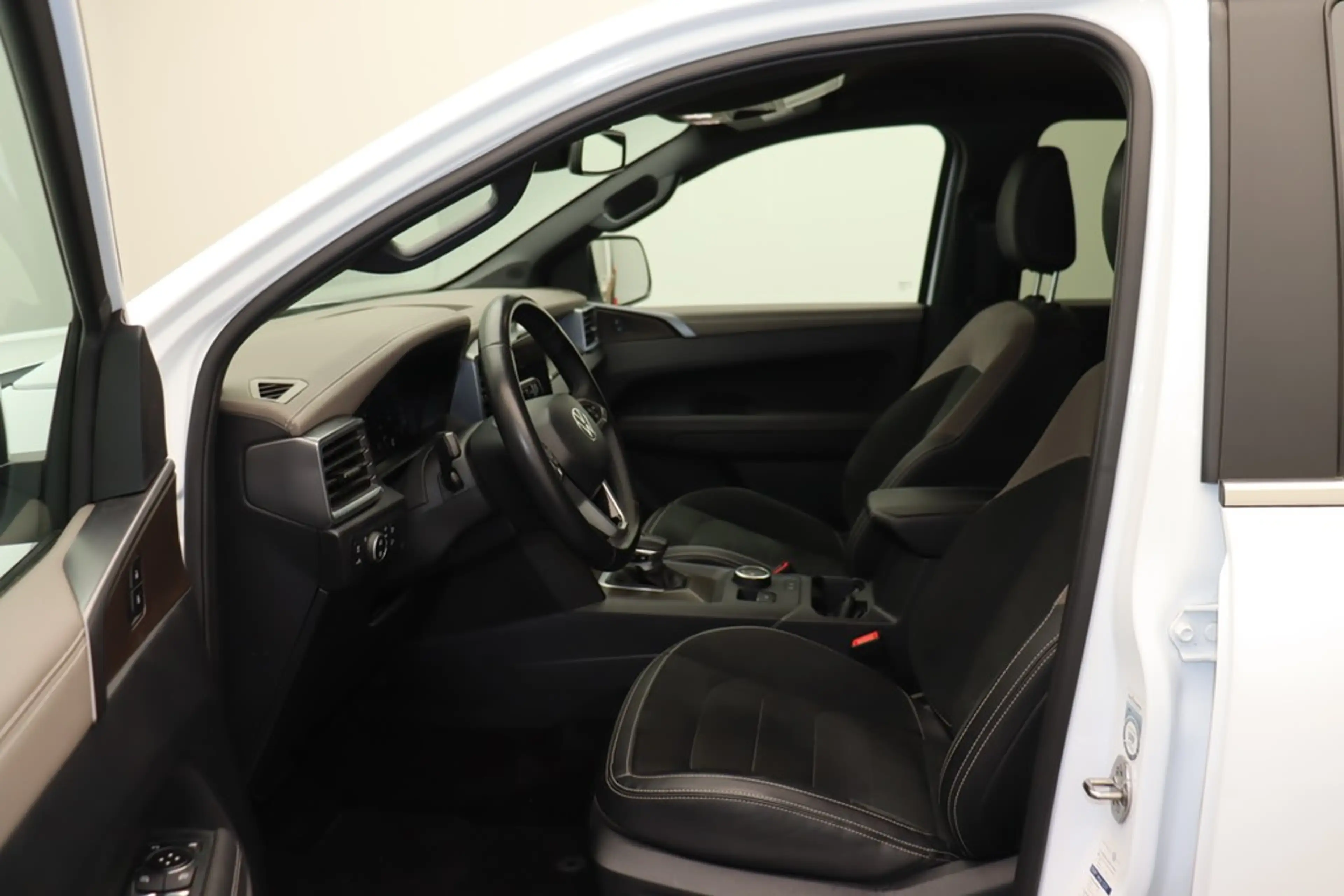 Volkswagen Amarok 2.0 TDI 4Motion Style Matrix Navi ACC — photo 8