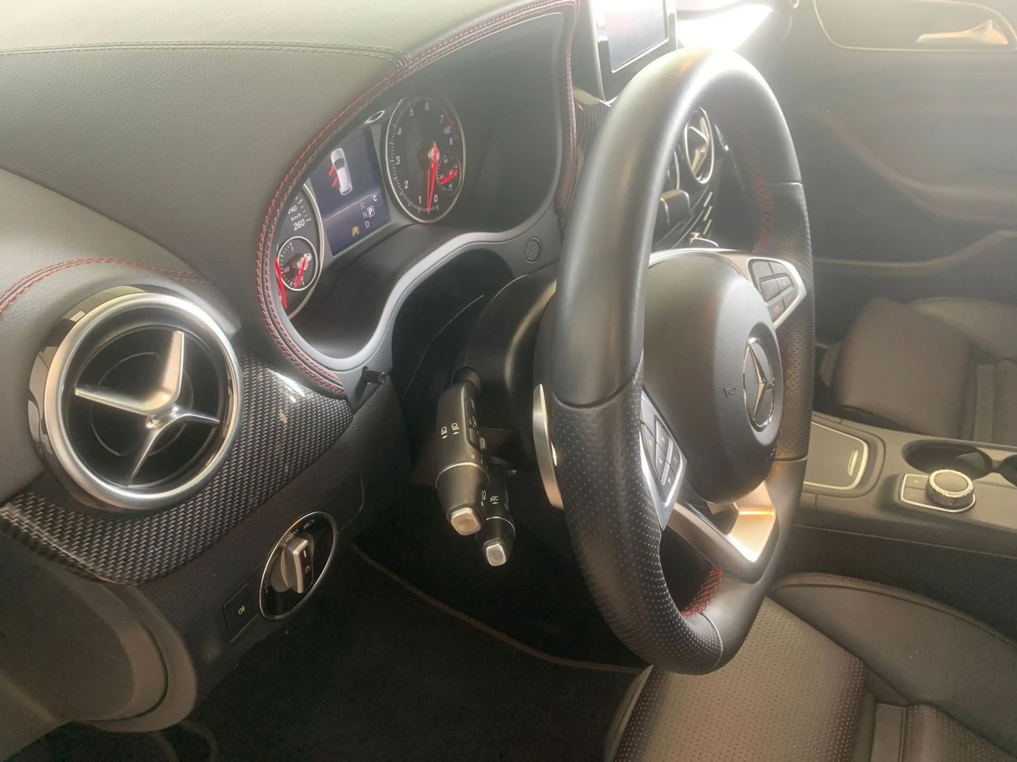 Mercedes-Benz B 200 AMG Line Panorama Kamera Leder Navi Memory 8 Fach — photo 14
