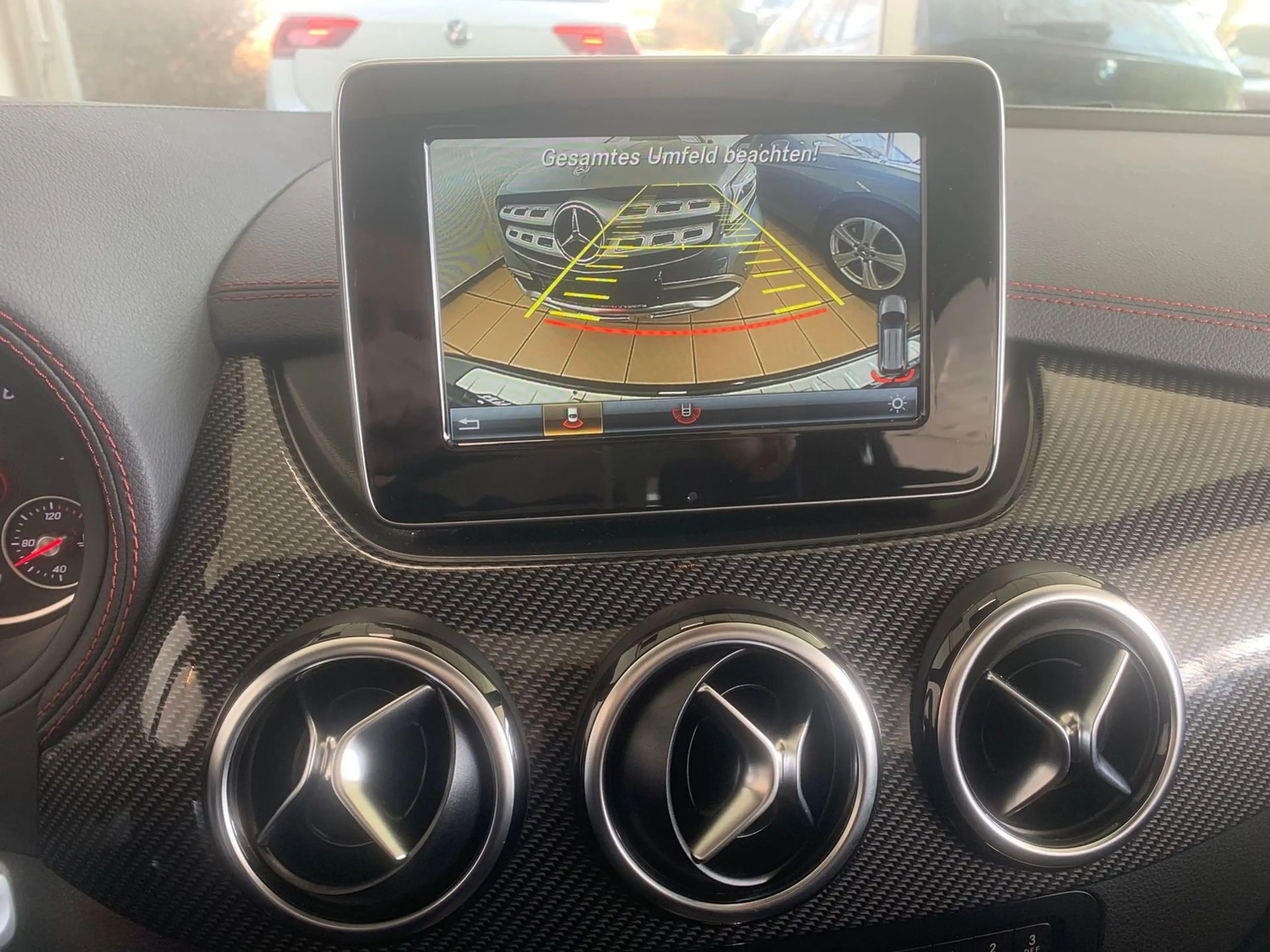 Mercedes-Benz B 200 AMG Line Panorama Kamera Leder Navi Memory 8 Fach — photo 12