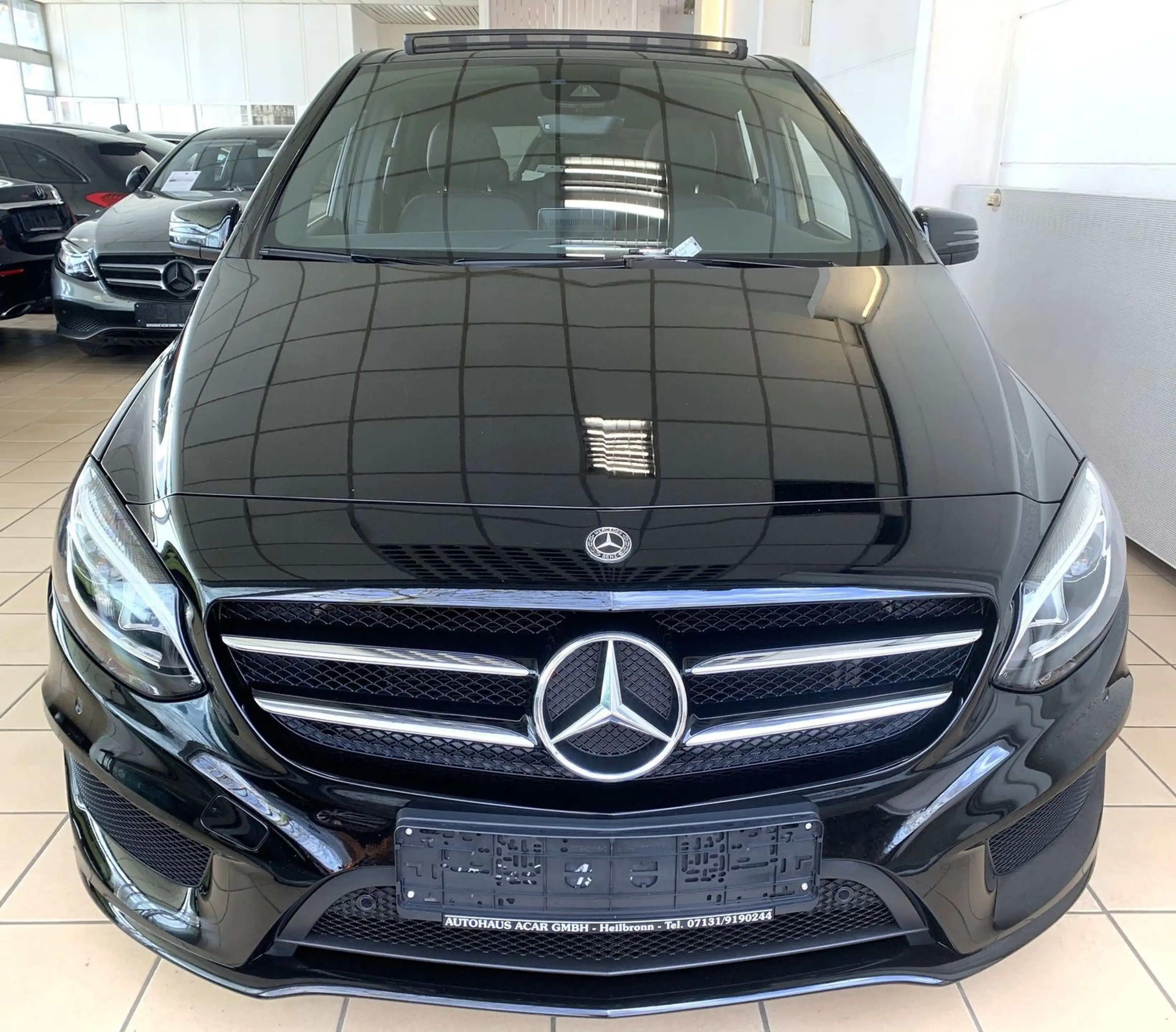 Mercedes-Benz B 200 AMG Line Panorama Kamera Leder Navi Memory 8 Fach — photo 4