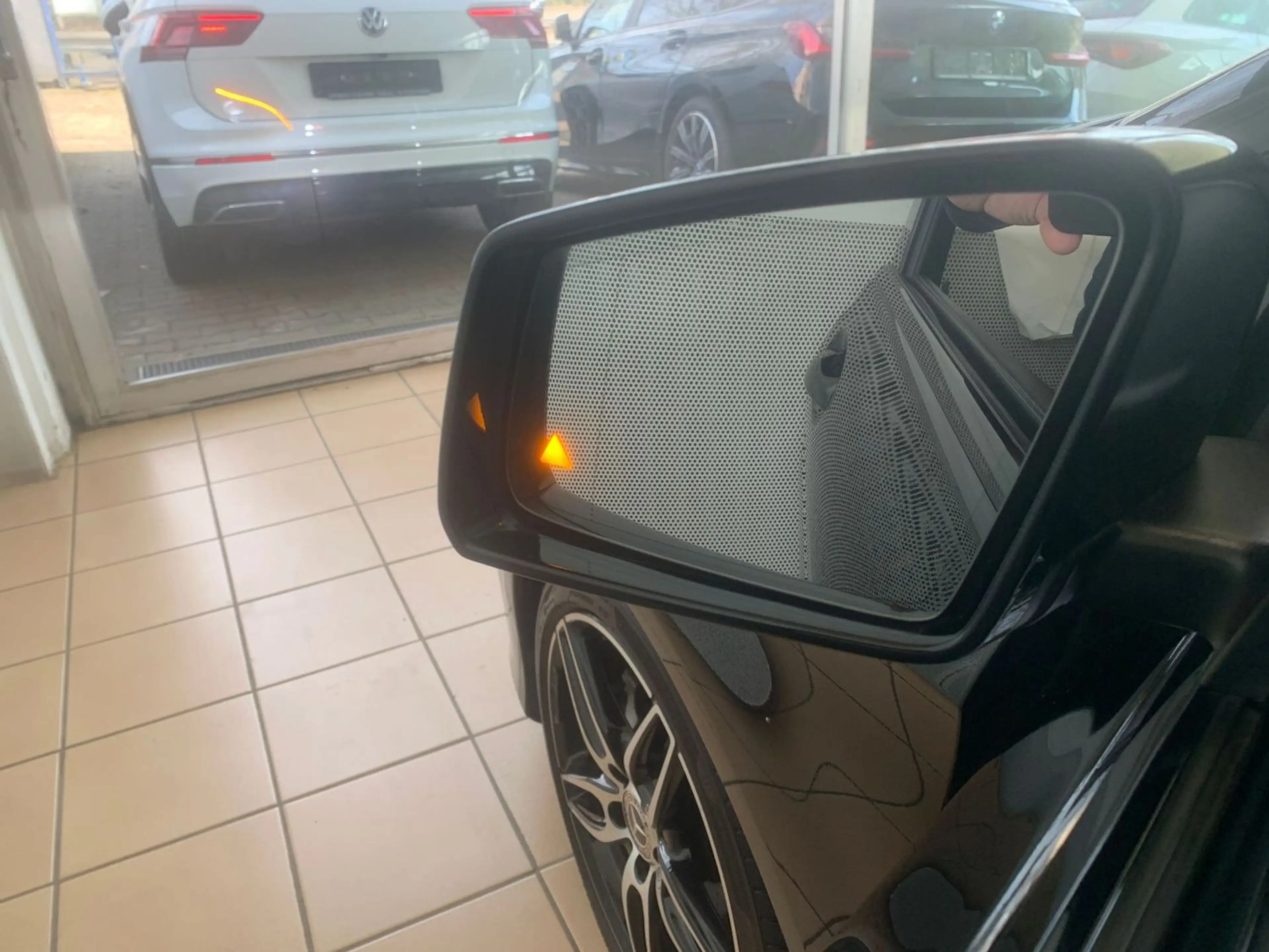 Mercedes-Benz B 200 AMG Line Panorama Kamera Leder Navi Memory 8 Fach — photo 15