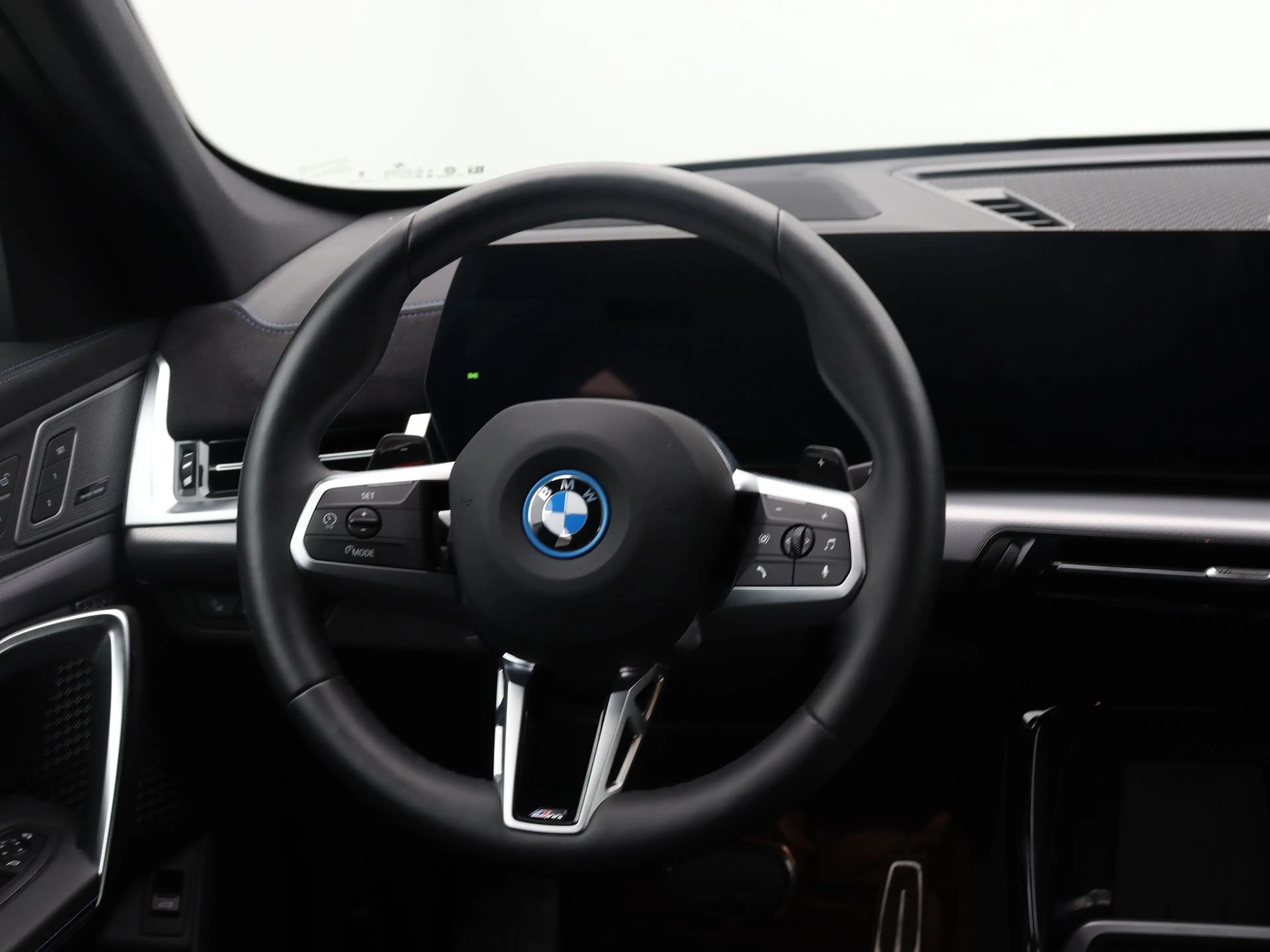BMW X1 xDrive30e — photo 2