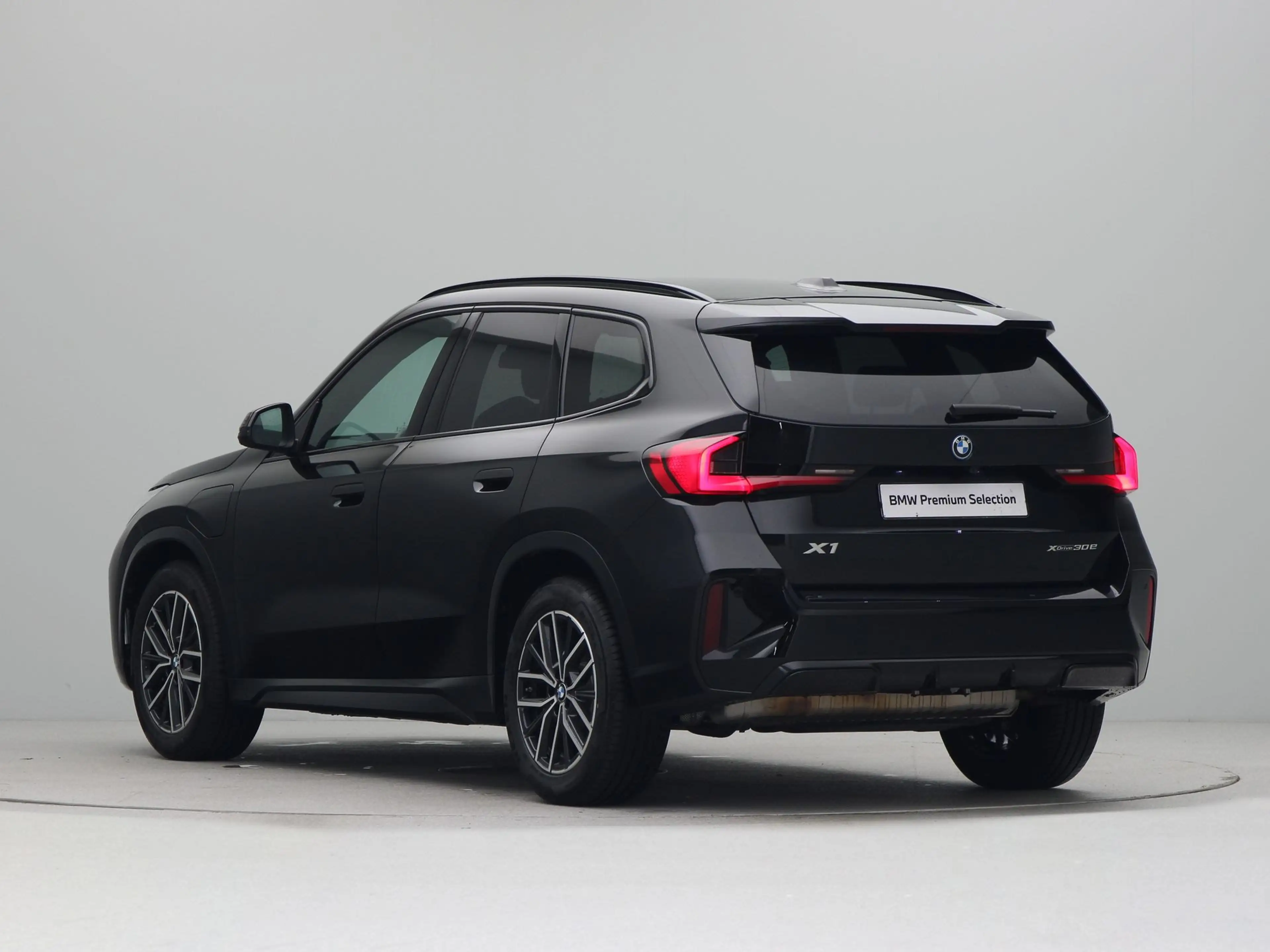 BMW X1 xDrive30e — photo 11