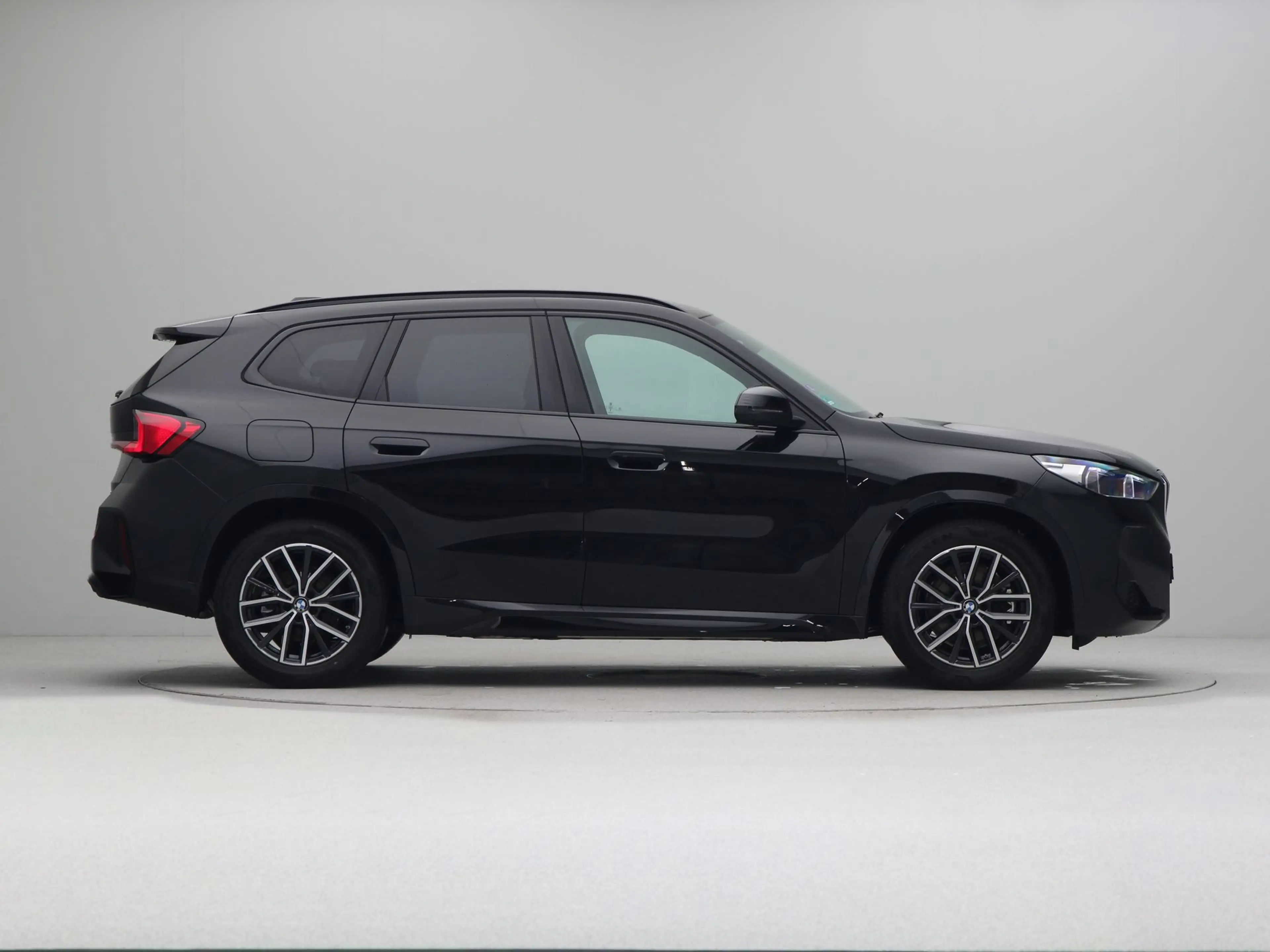 BMW X1 xDrive30e — photo 8