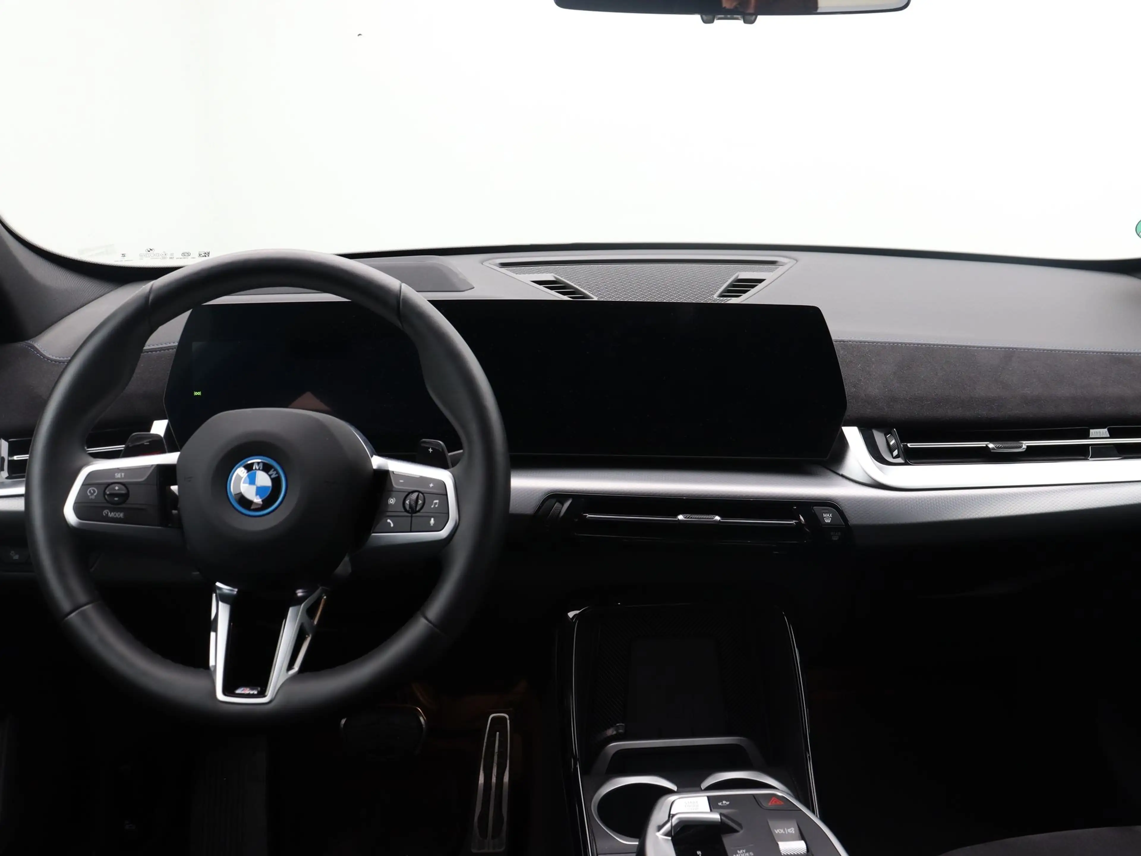 BMW X1 xDrive30e — photo 13