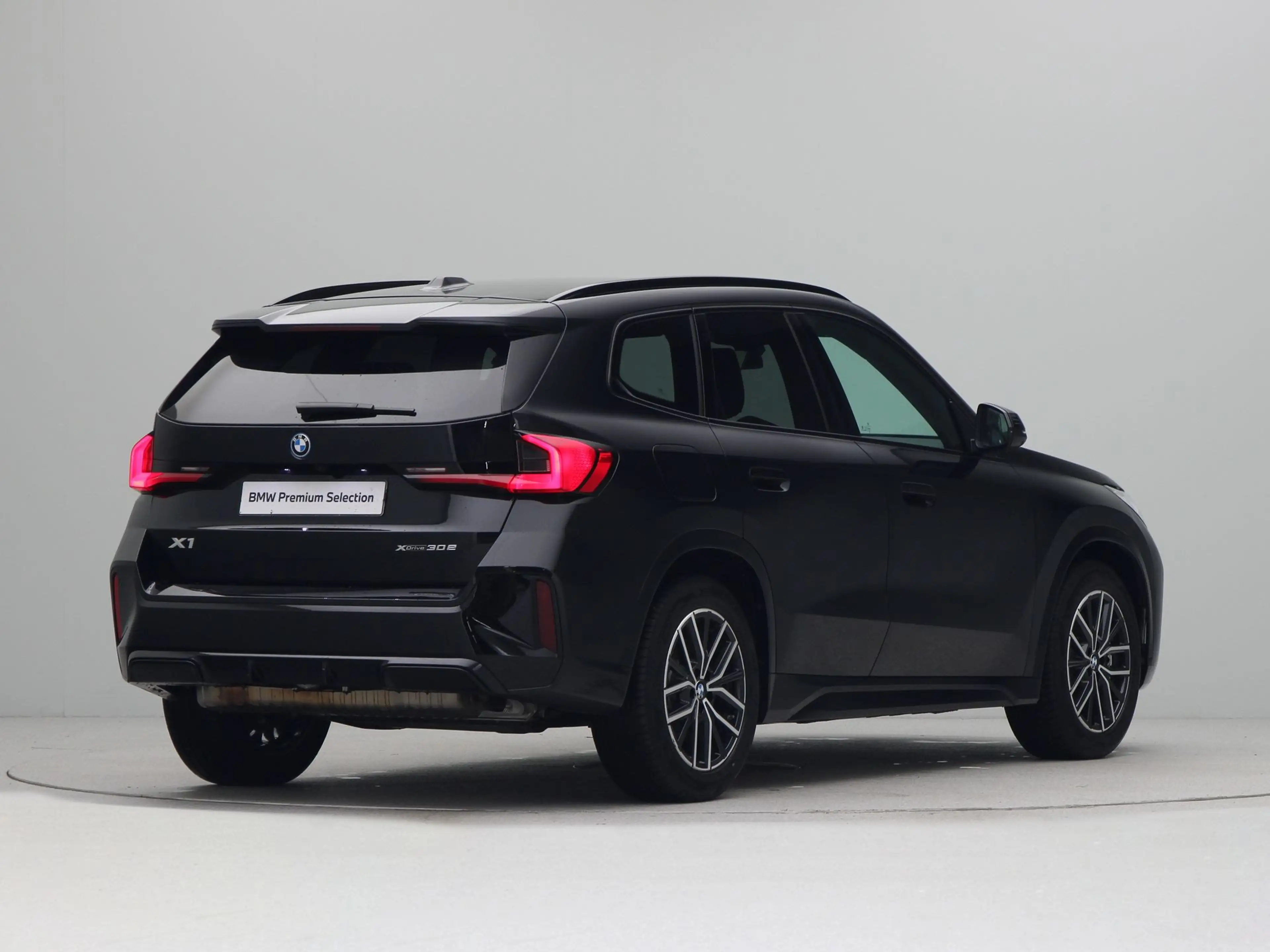 BMW X1 xDrive30e — photo 9