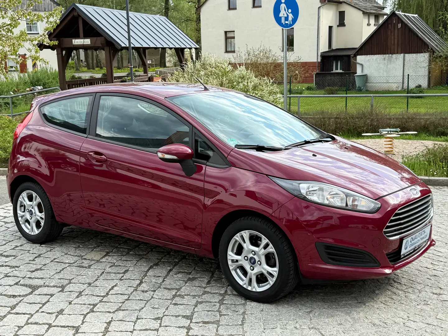 Ford Fiesta Sync Edition Sitzheizung/Klima/LM-Felgen Rot - 1