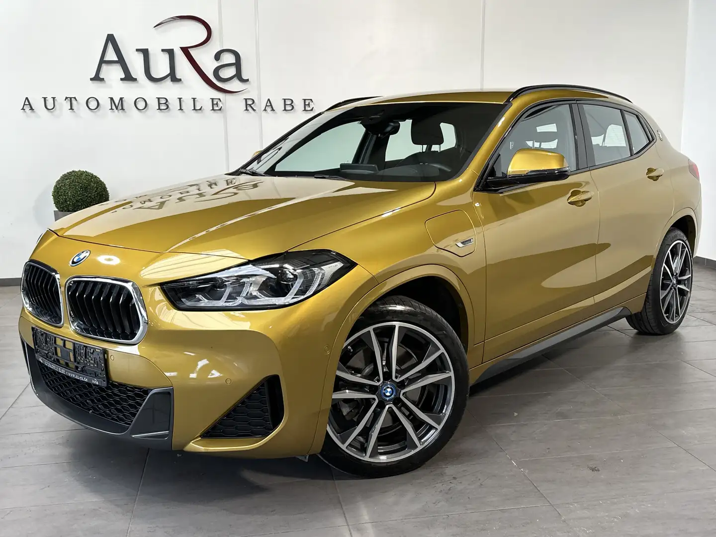 BMW X2 xDrive25e M-Sport NAV+LED+HEAD-UP+ACC+19ZO+PP Gold - 1