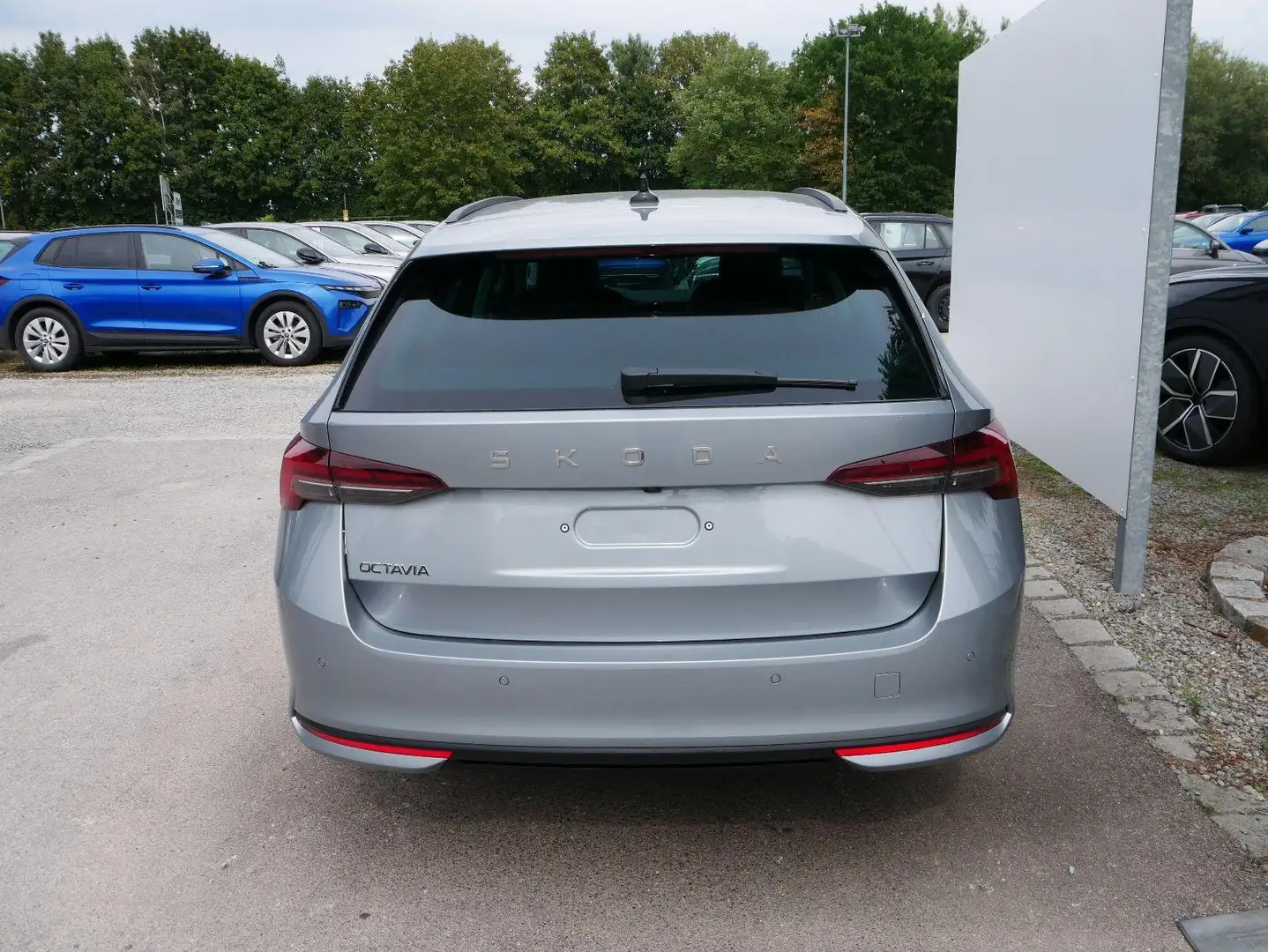 Skoda Octavia Combi Selection 1.5 TSI Selection*ACC*NAVI-ÜBER... Silber - 2