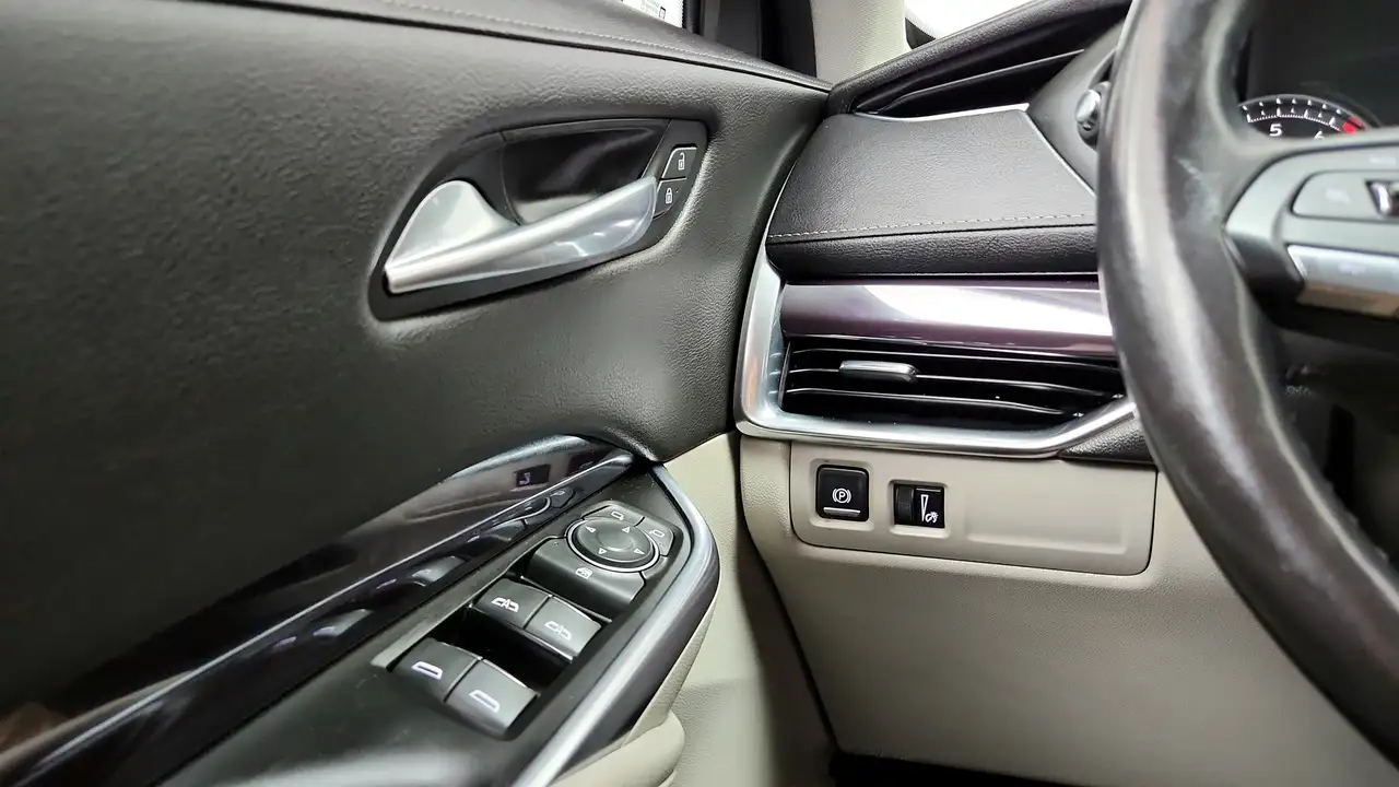 Cadillac XT4 снимка Cadillac XT4