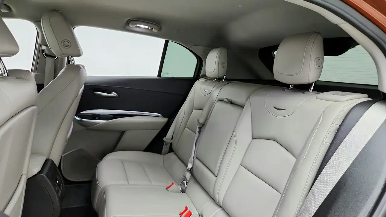 Cadillac XT4 снимка Cadillac XT4