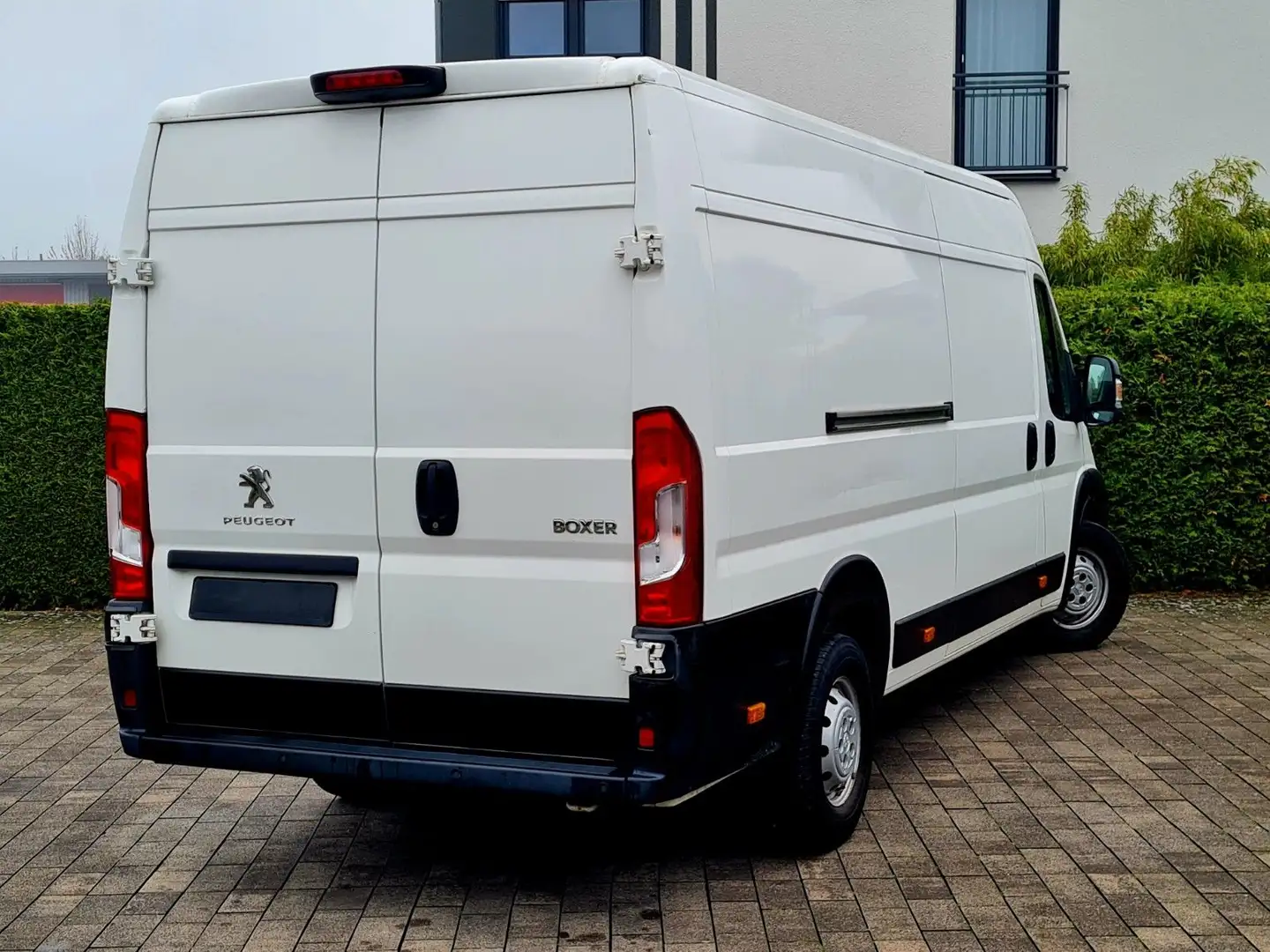 Peugeot Boxer Kasten Hochraum 435 L4H2 Premium BlueHDi Weiß - 1