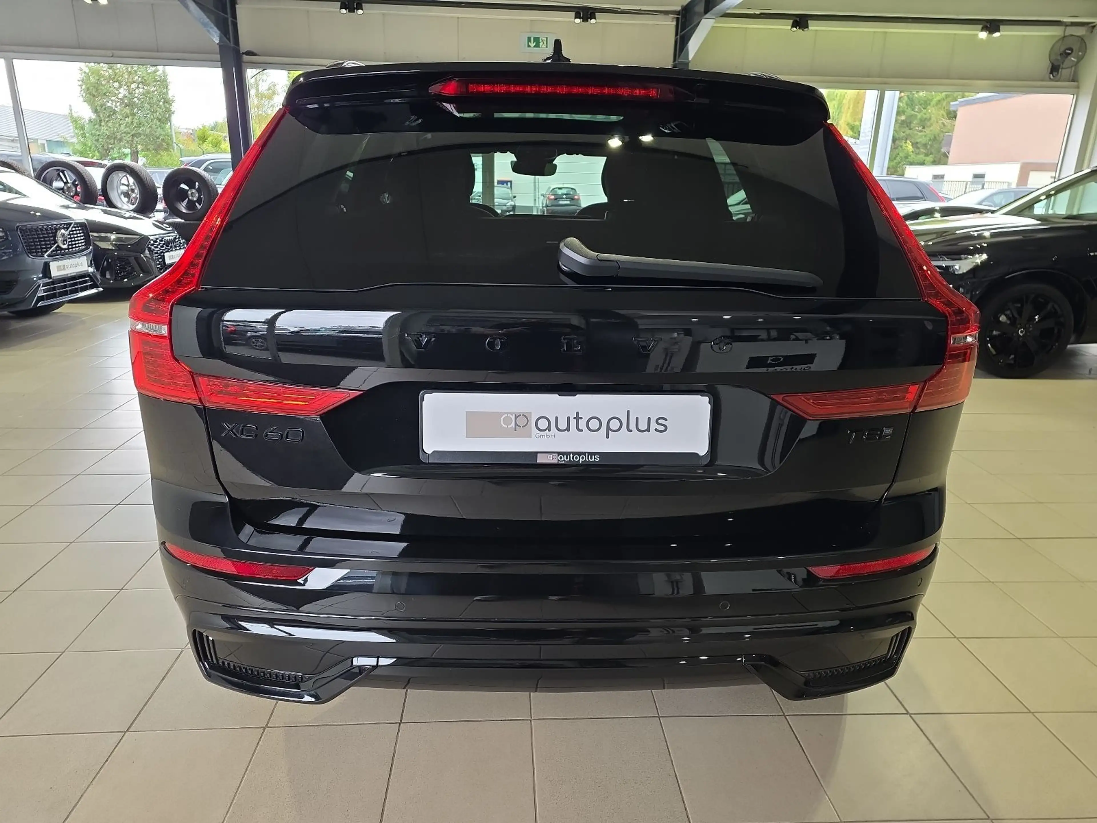 Volvo XC60 T8 Plus Black Edition Recharge AWD 360° H/K — photo 8