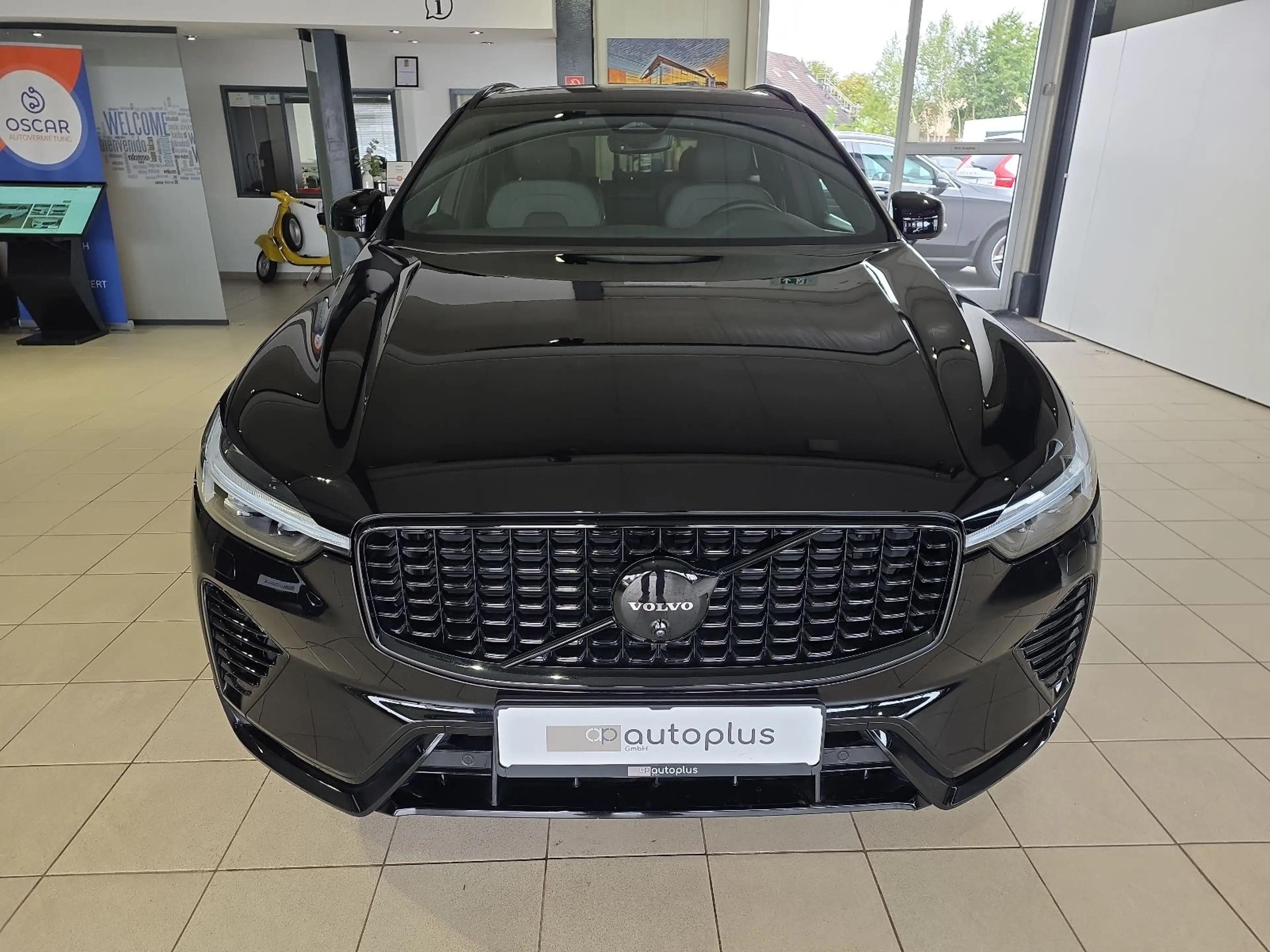 Volvo XC60 T8 Plus Black Edition Recharge AWD 360° H/K — photo 3