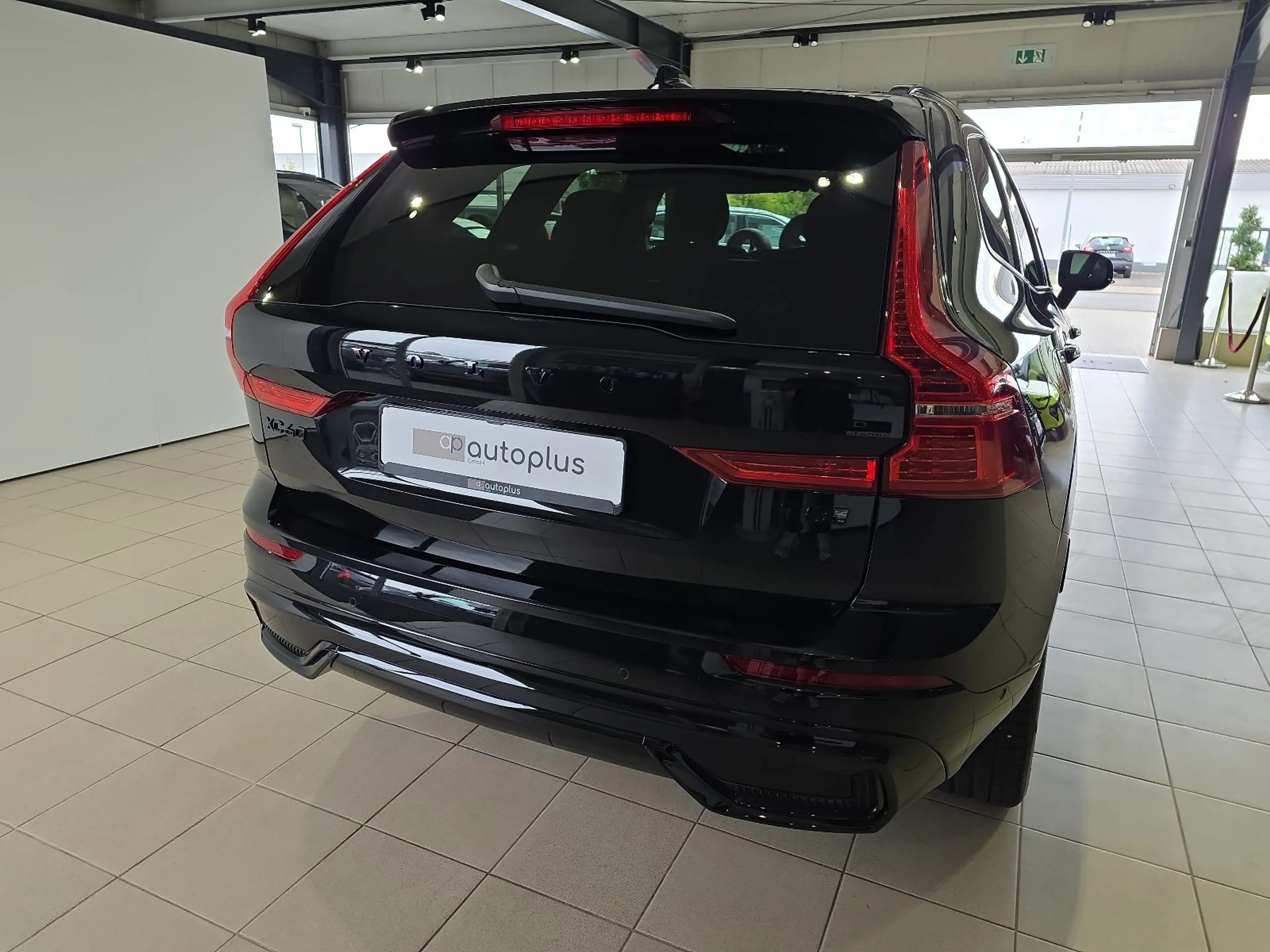Volvo XC60 T8 Plus Black Edition Recharge AWD 360° H/K — photo 7
